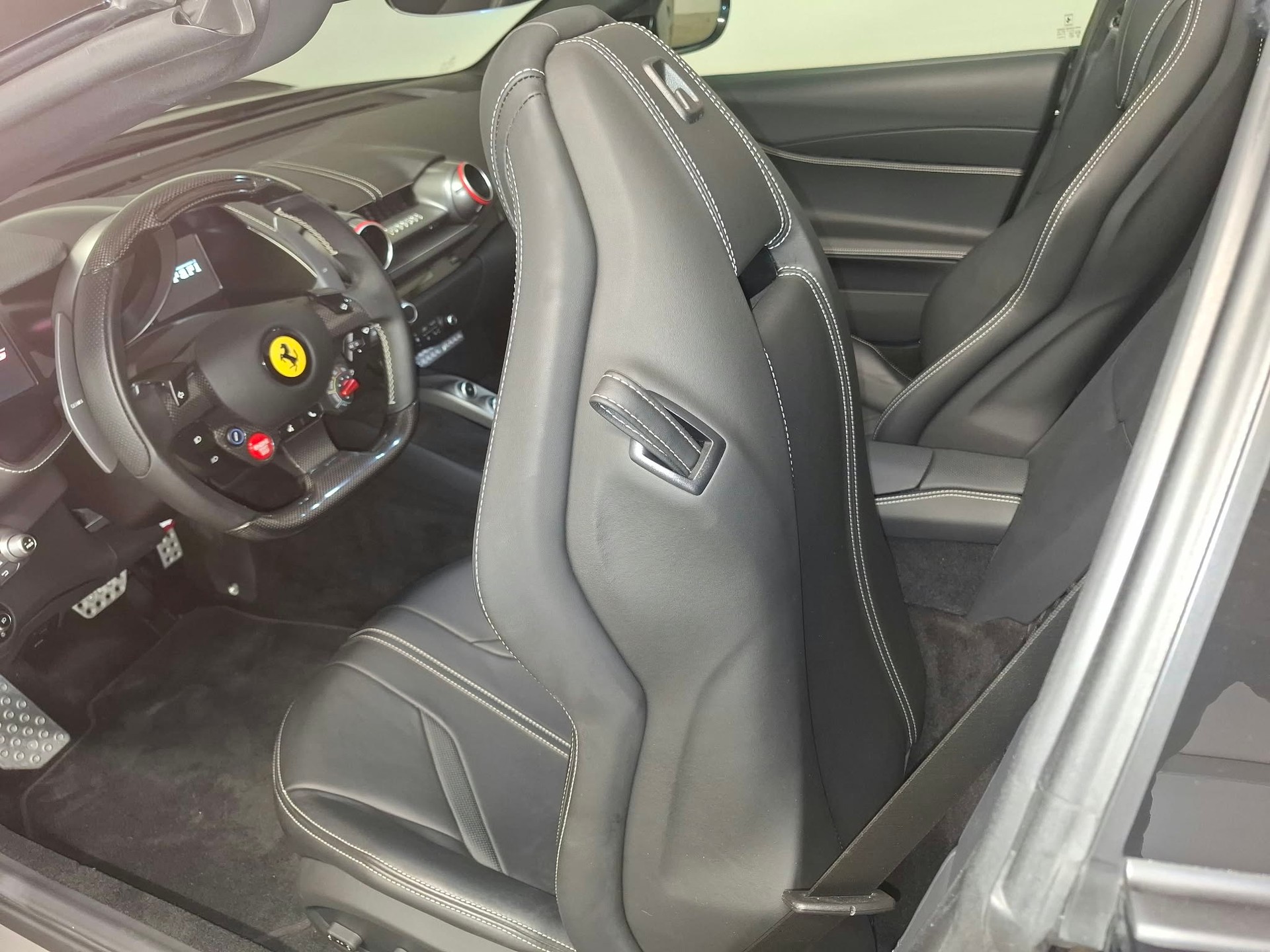FERRARI 812 GTS-image-4