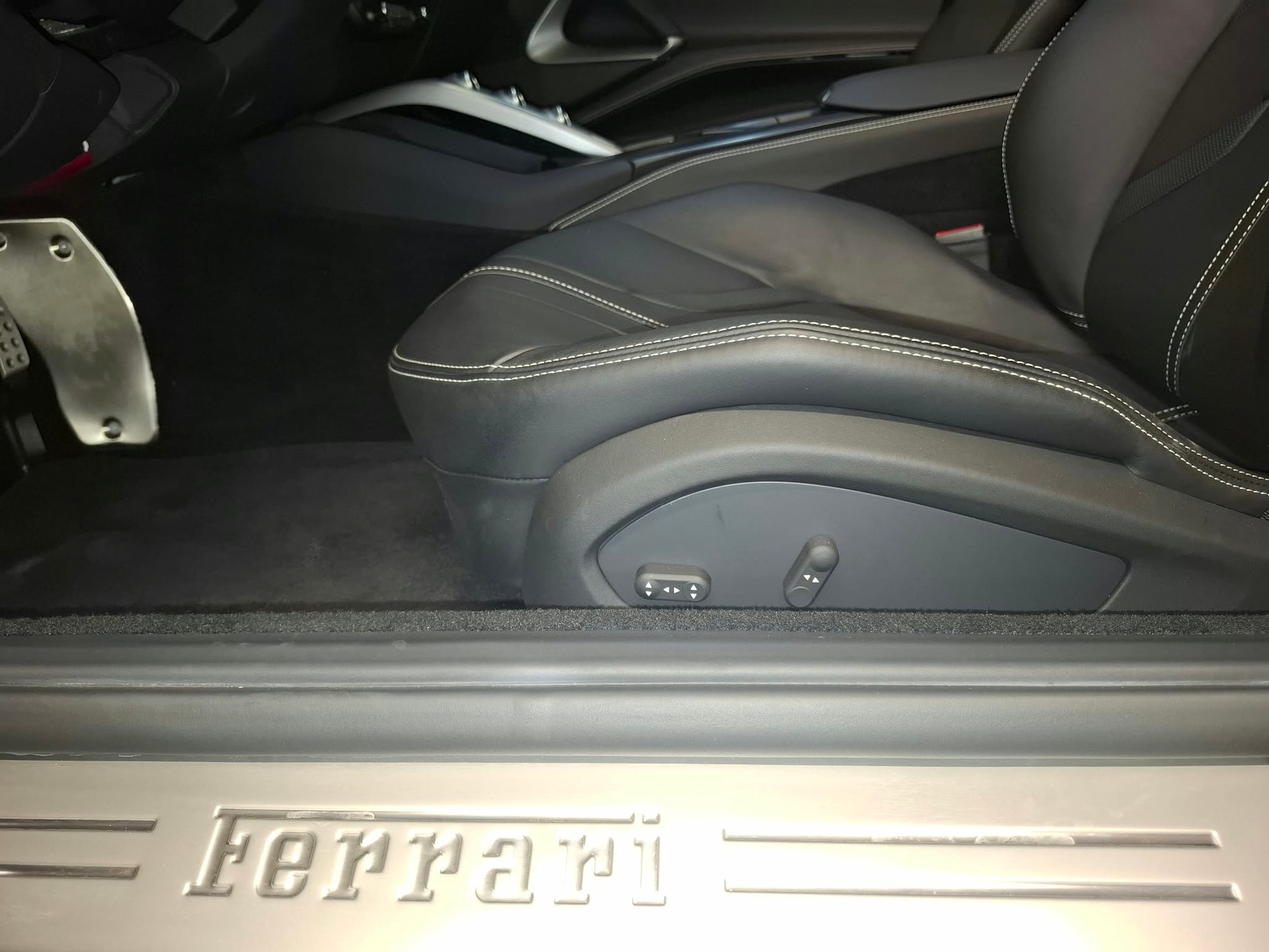 FERRARI 812 GTS-image-5