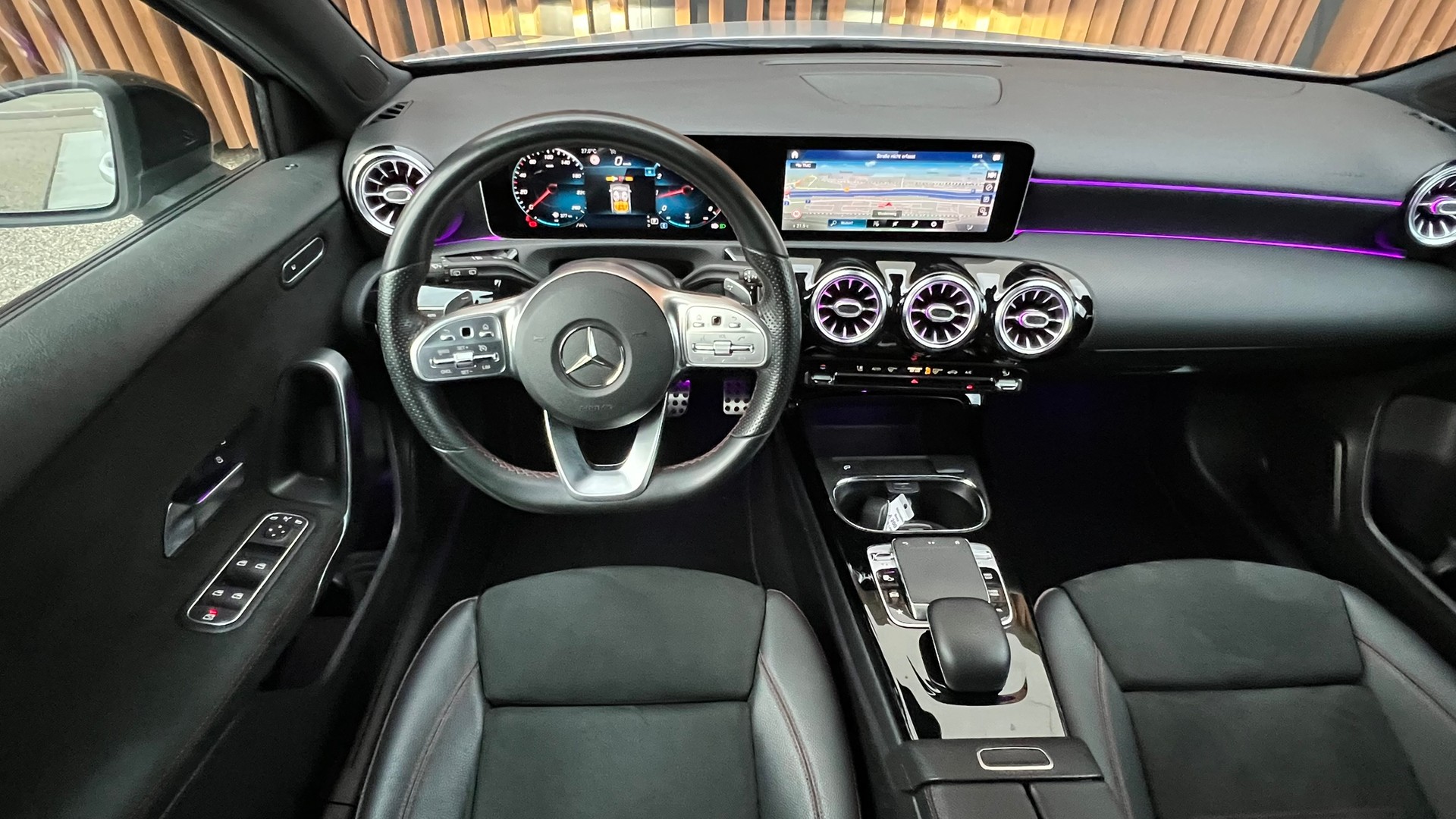 MERCEDES-BENZ A 200 AMG LINE NIGHT 7G-DCT l 163 PS-image-21