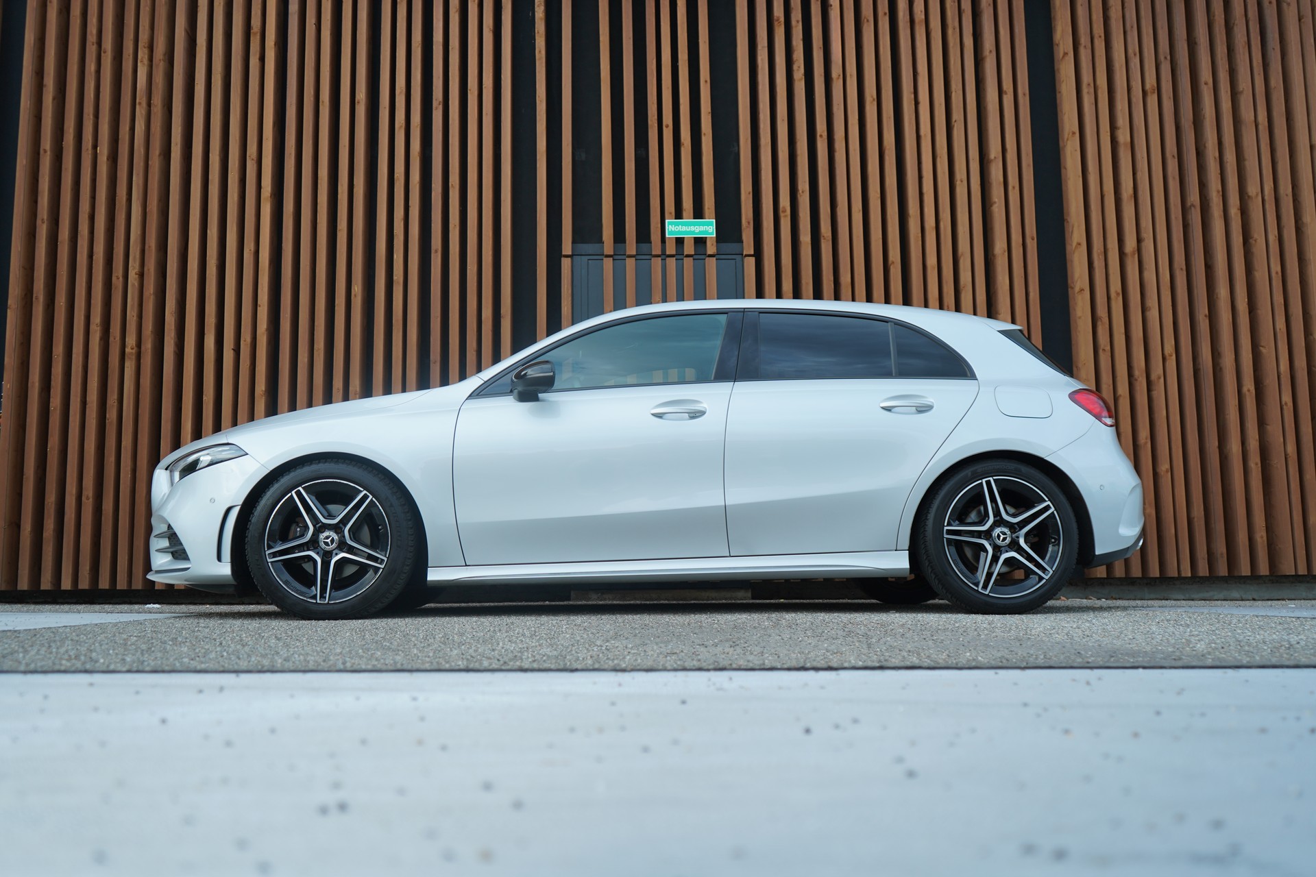 MERCEDES-BENZ A 200 AMG LINE NIGHT 7G-DCT l 163 PS-image-3