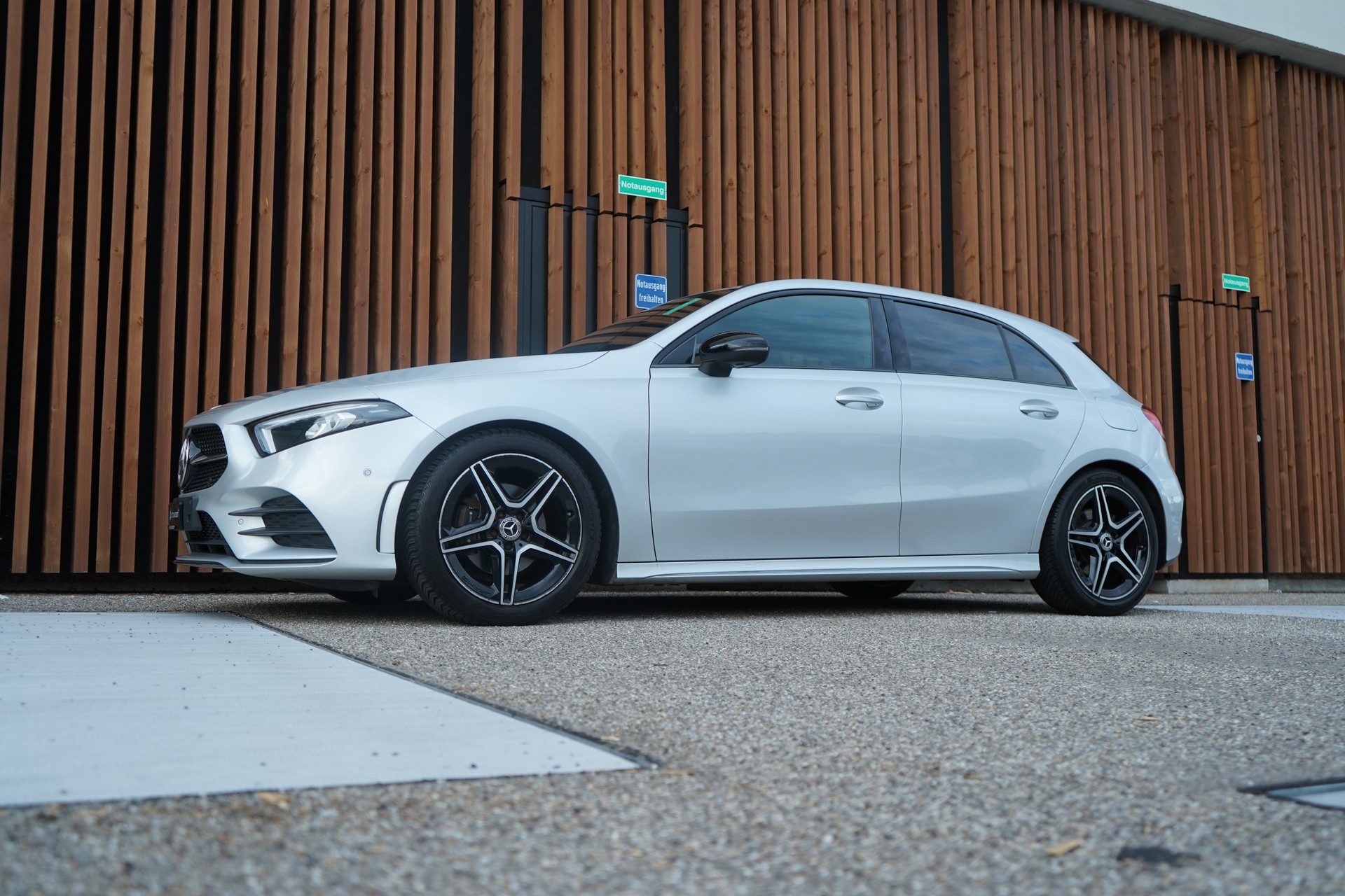 MERCEDES-BENZ A 200 AMG LINE NIGHT 7G-DCT l 163 PS-image-6