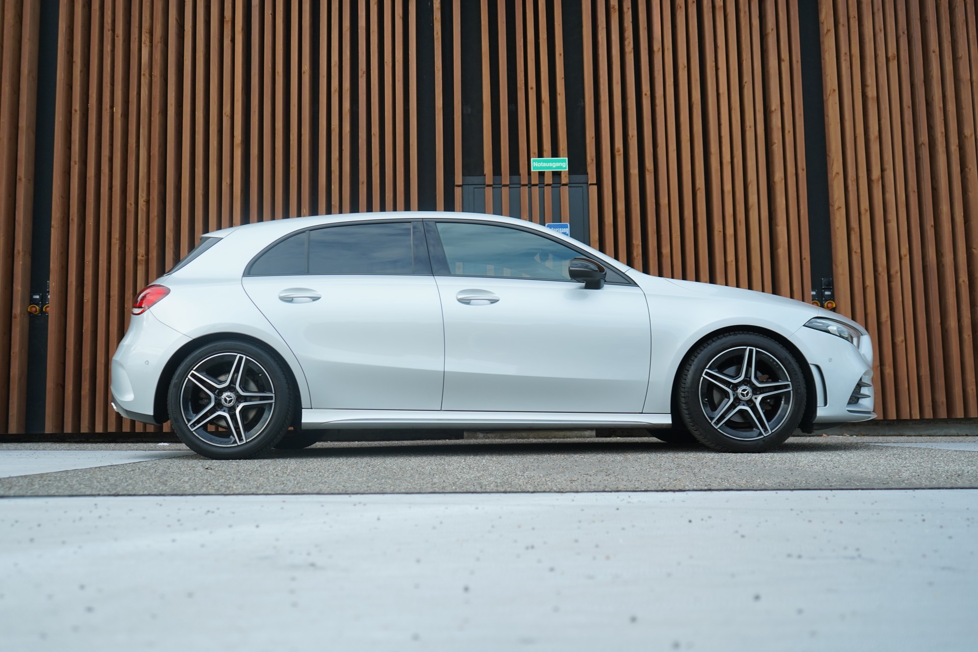 MERCEDES-BENZ A 200 AMG LINE NIGHT 7G-DCT l 163 PS-image-0