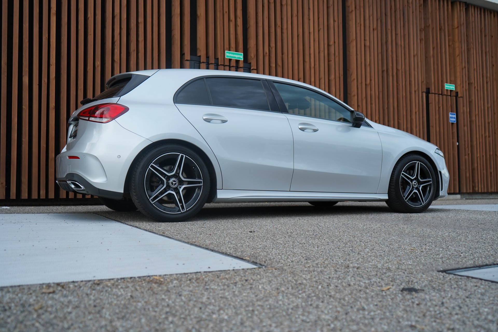MERCEDES-BENZ A 200 AMG LINE NIGHT 7G-DCT l 163 PS-image-12