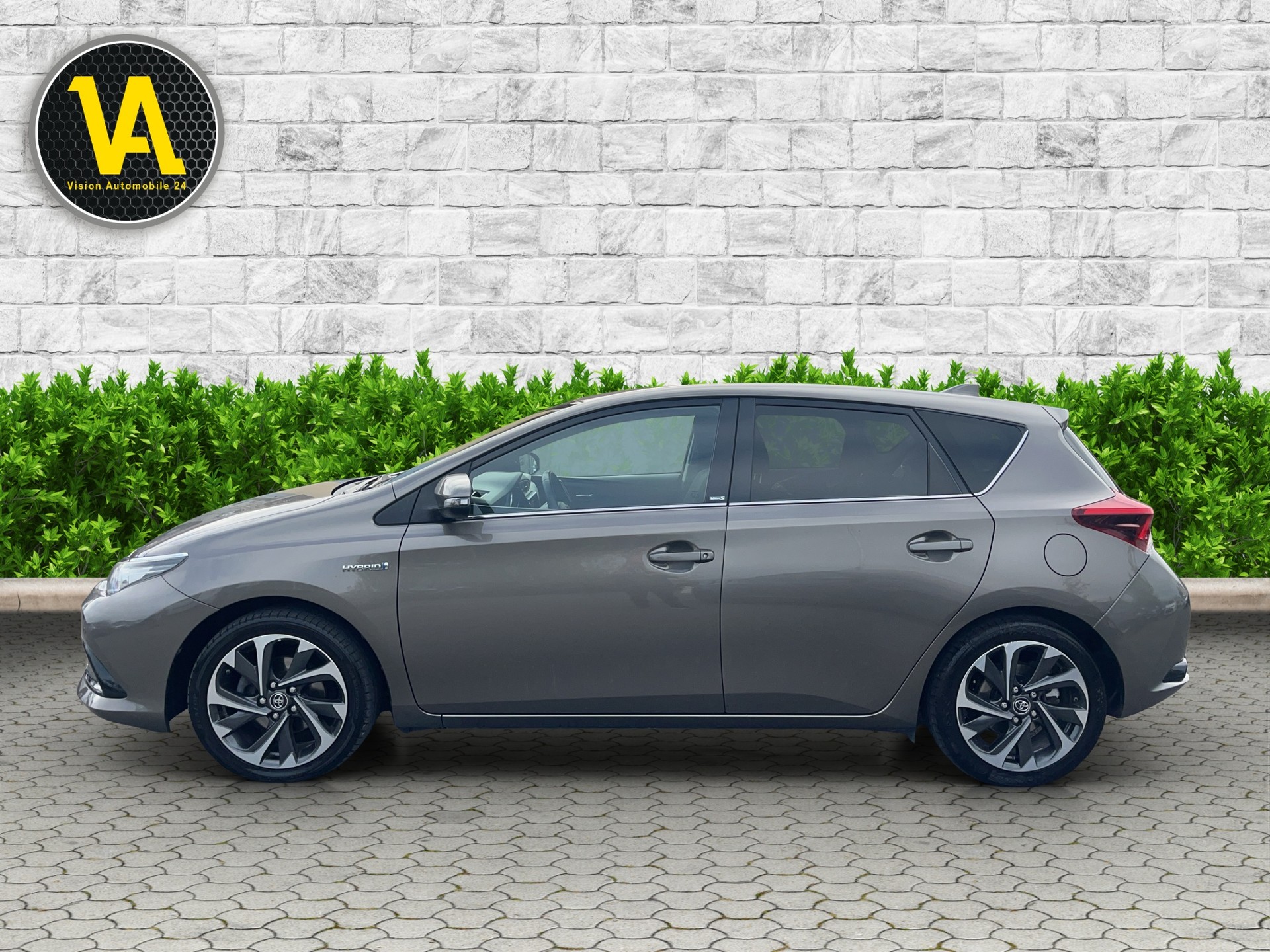 TOYOTA Auris 1.8 HSD Terra Edition S e-CVT-showroom-element-1