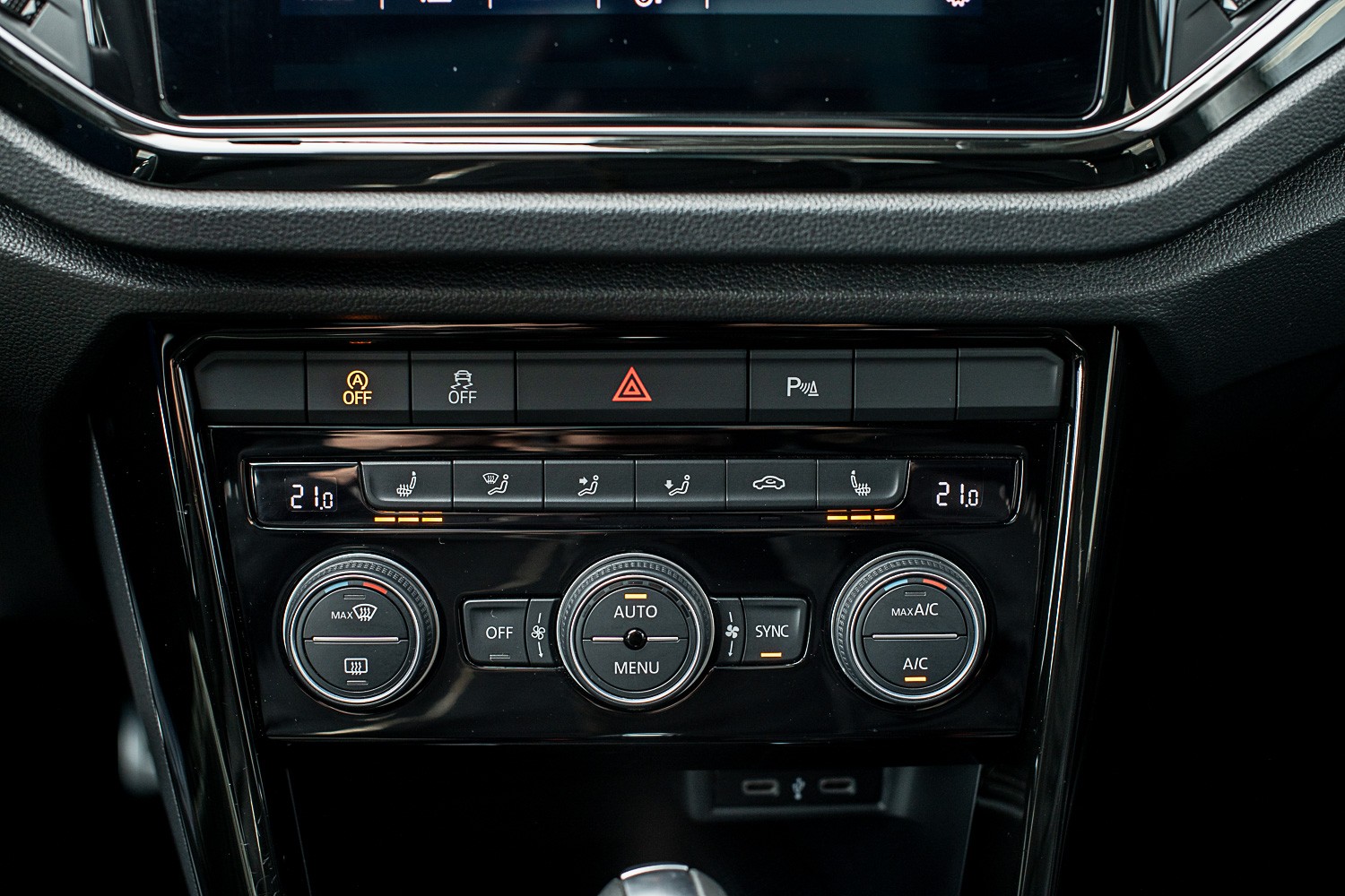 VW T-Roc 2.0 TSI R 4M-image-15