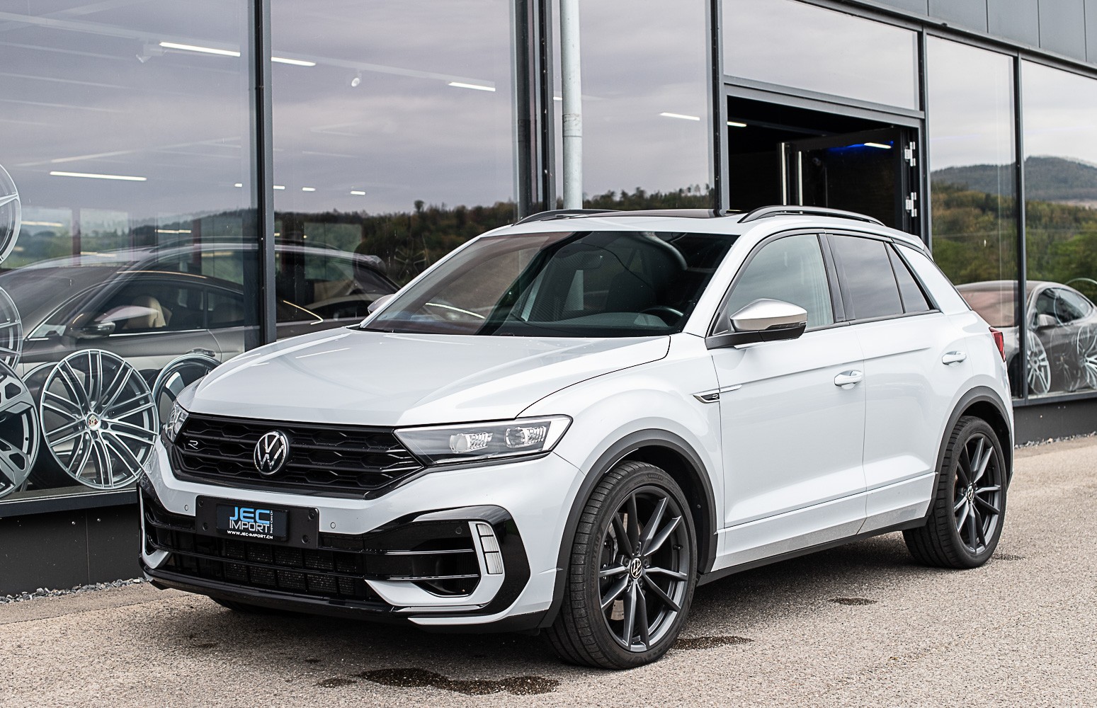 VW T-Roc 2.0 TSI R 4M-image-1