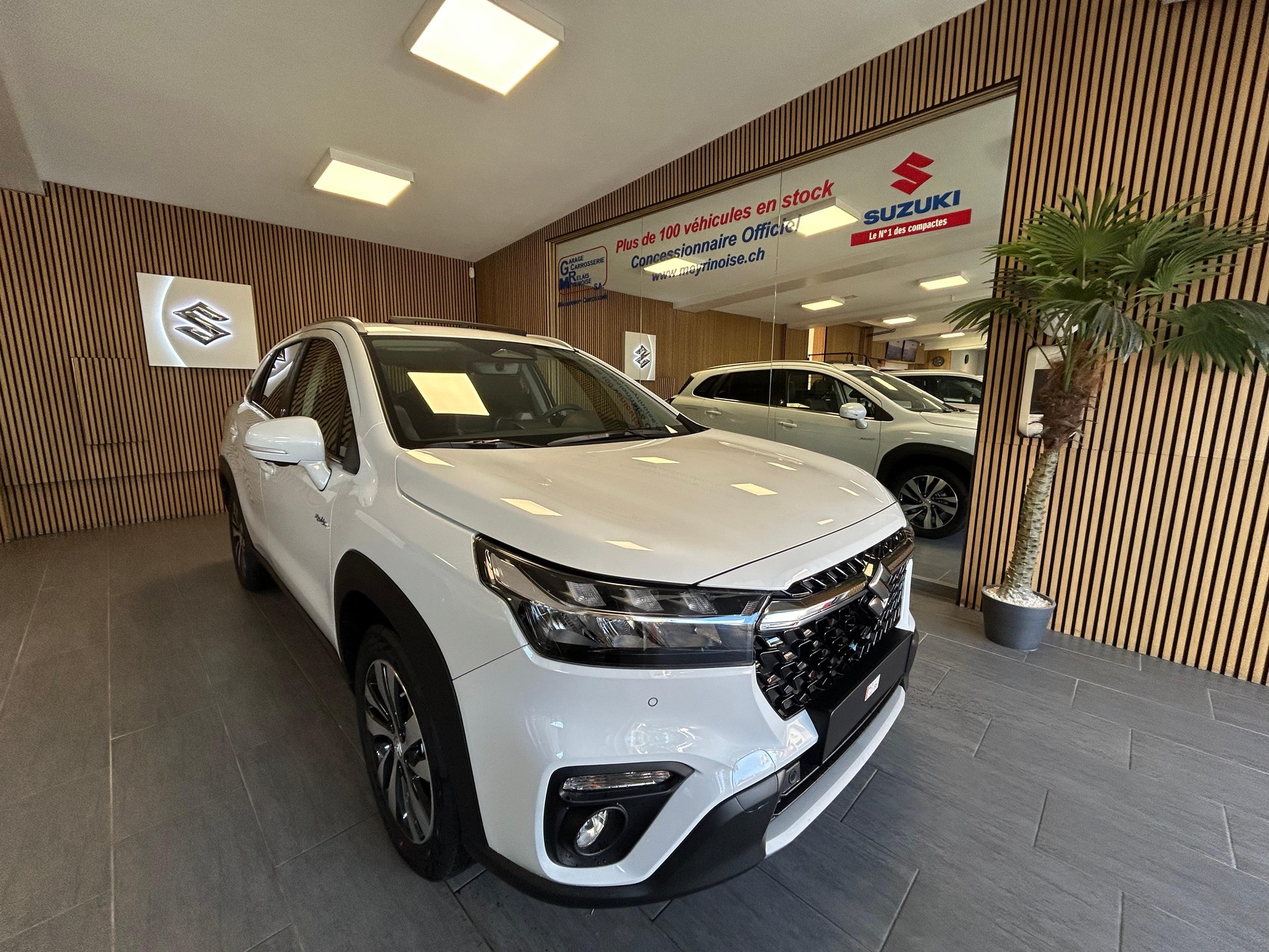 SUZUKI S-Cross 1.4 T Piz Sulai Top Hybrid 4x4-image-2