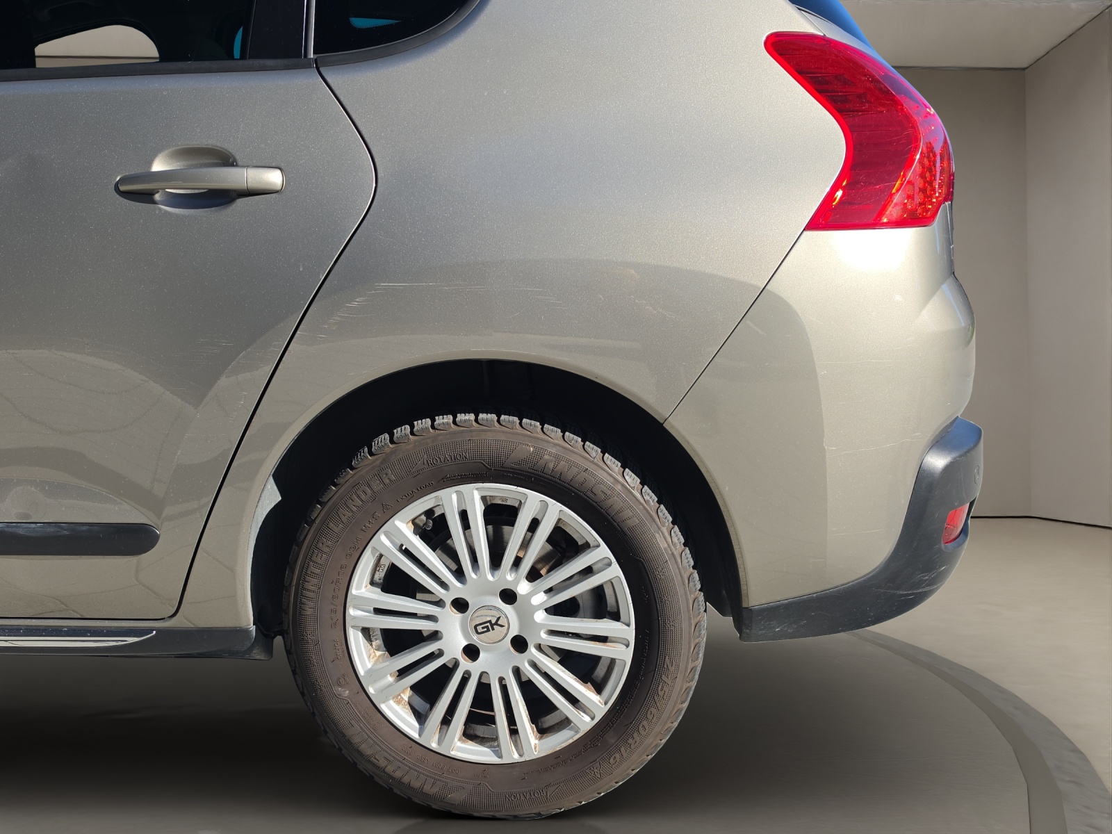 PEUGEOT 3008 1.6 HDI Sport Pack EGS6-image-15