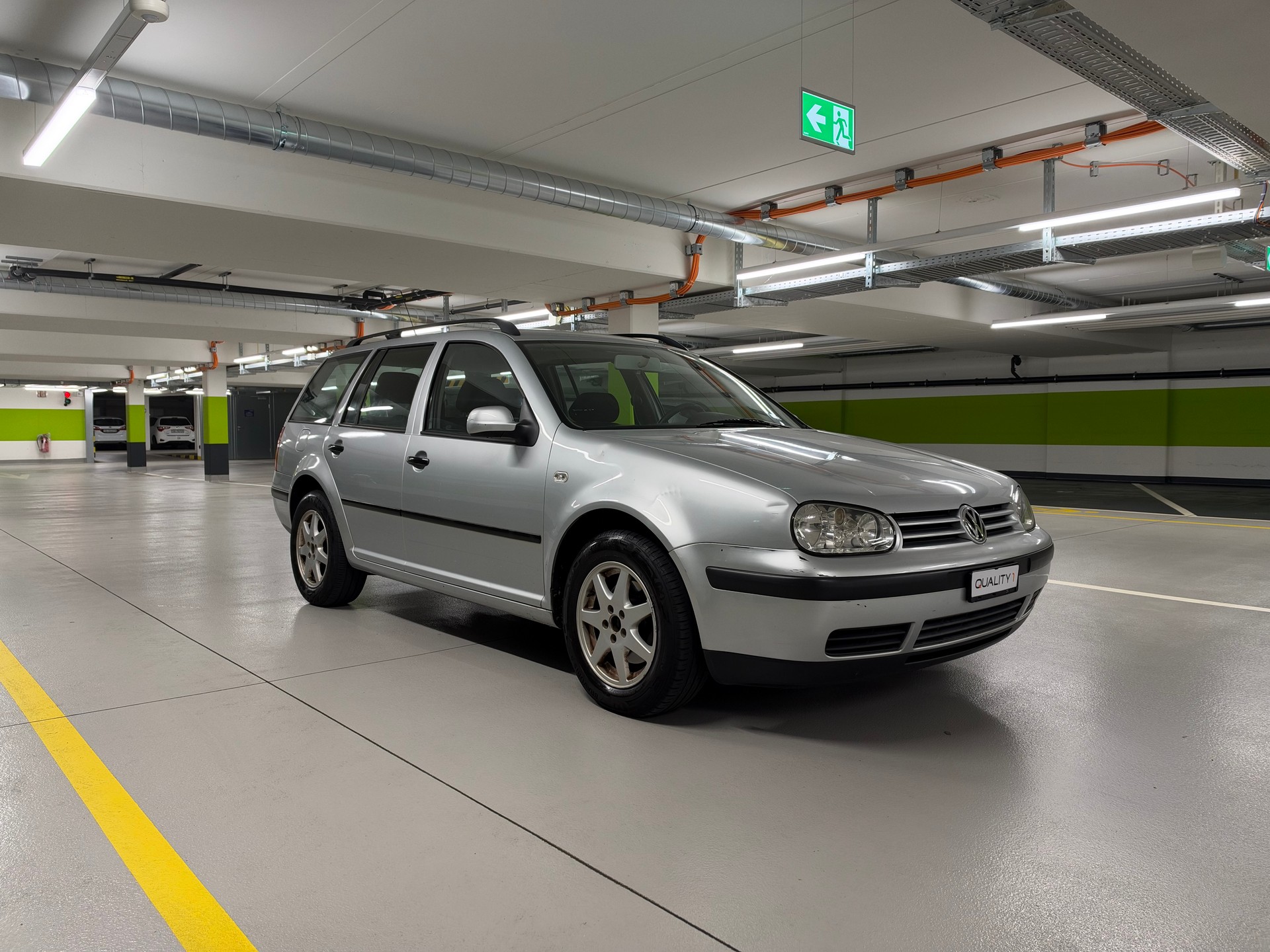 VW Golf Variant 1.6 Comfortline Automatic-image-2