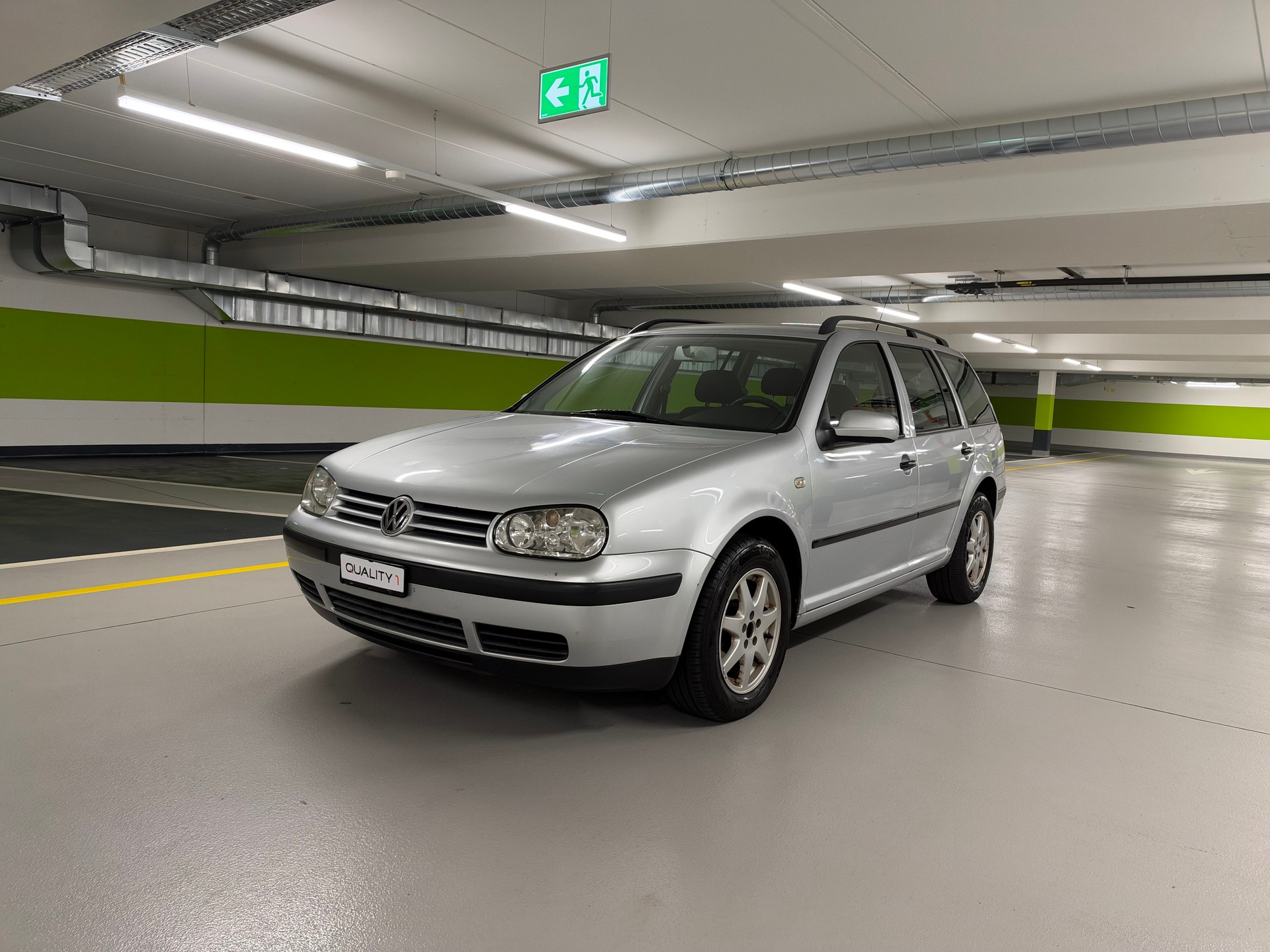 VW Golf Variant 1.6 Comfortline Automatic-image-0