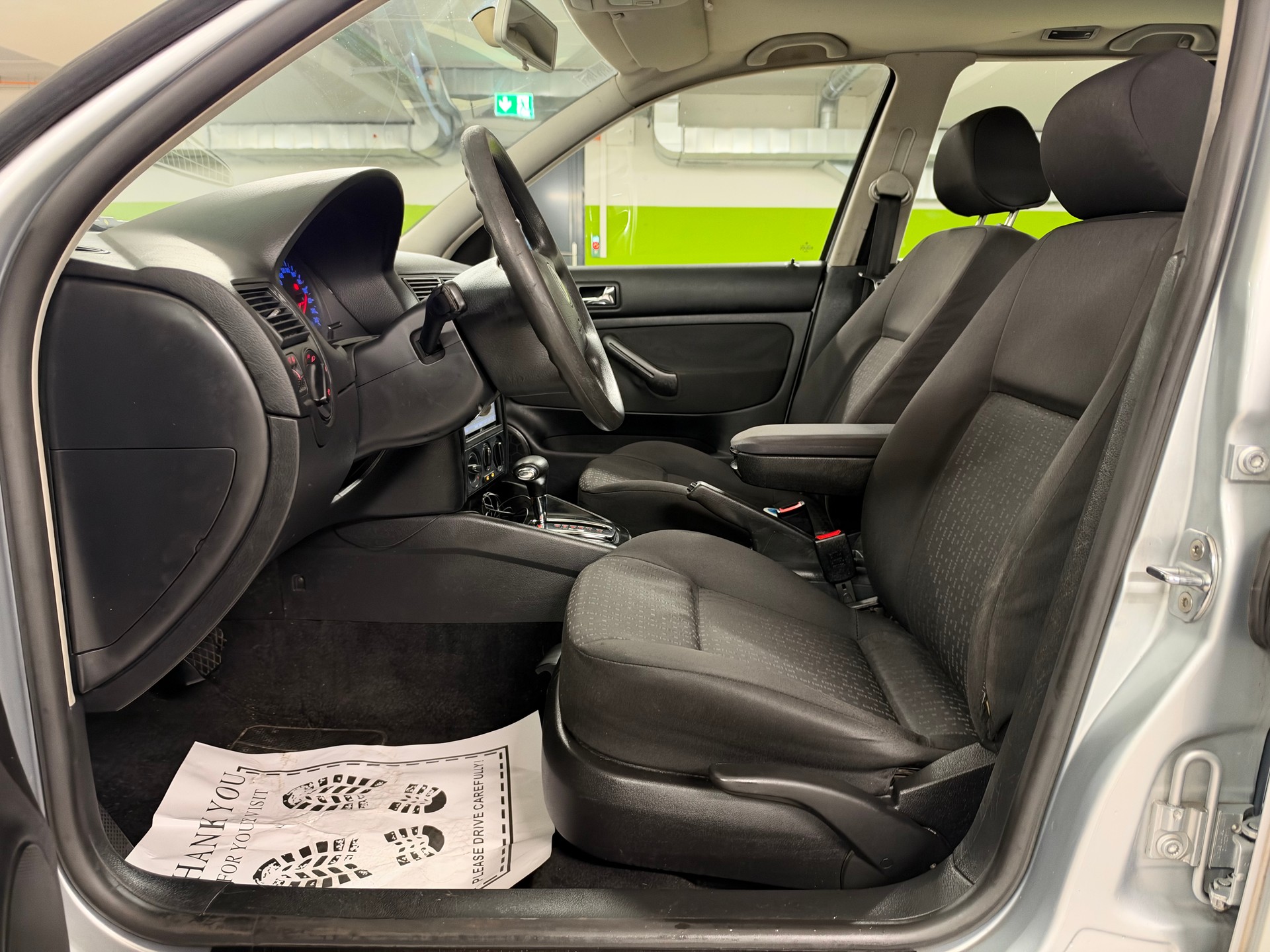 VW Golf Variant 1.6 Comfortline Automatic-image-10