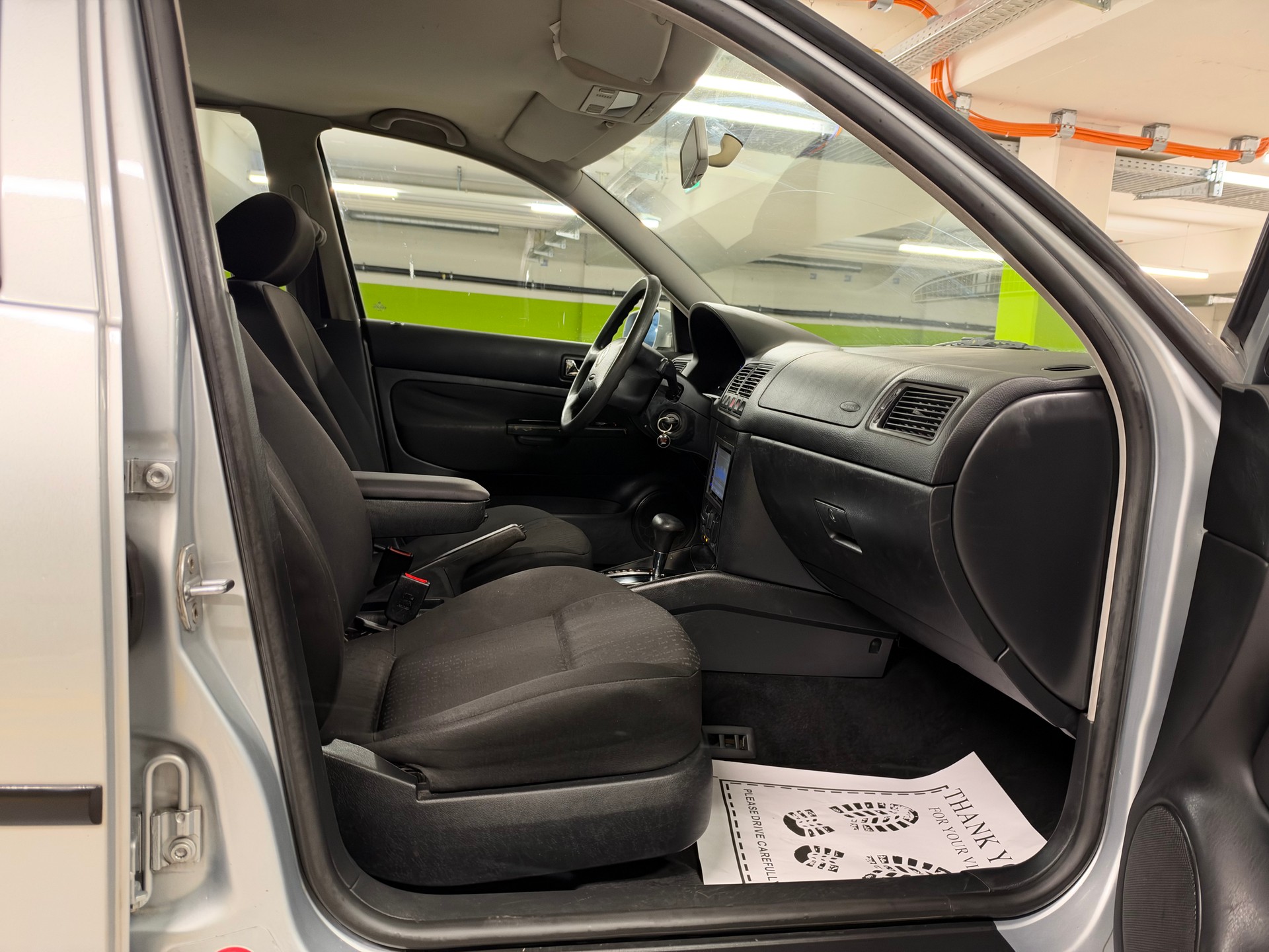 VW Golf Variant 1.6 Comfortline Automatic-image-12