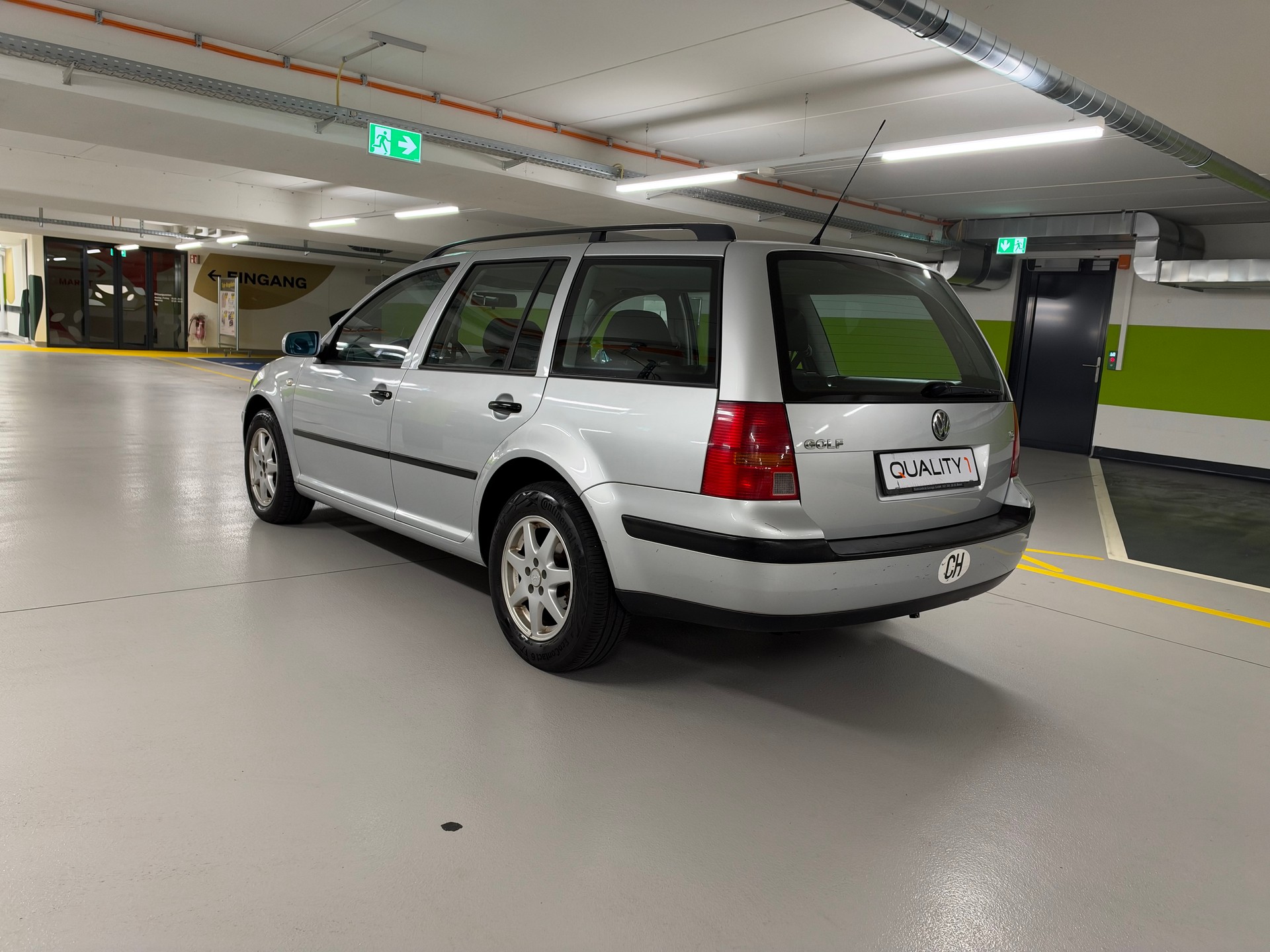 VW Golf Variant 1.6 Comfortline Automatic-image-6