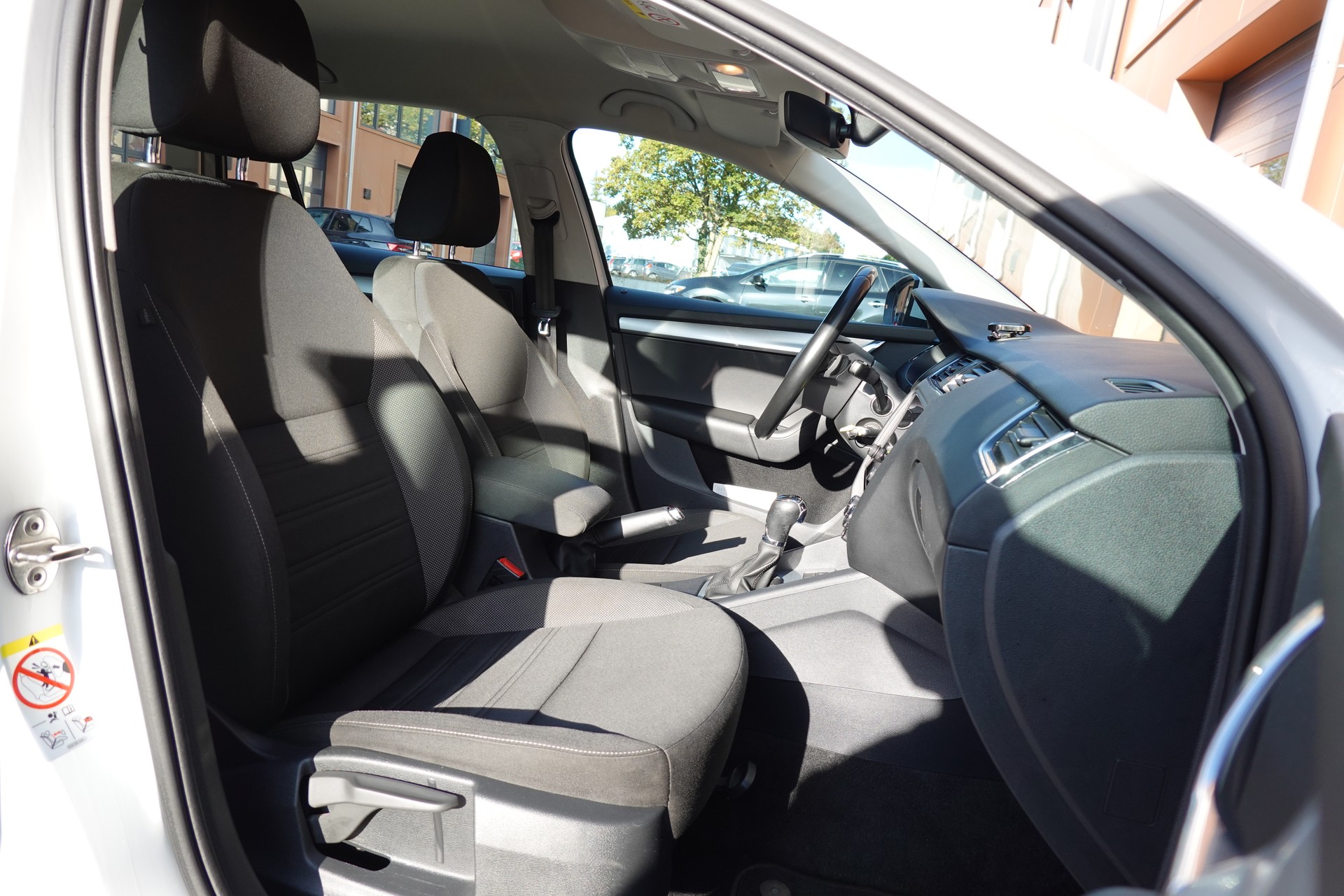 SKODA Octavia 1.5 G-tec Style "* CH Auto * 8 Roues * Capteurs avant/arrière * Tempomat Adaptatif * Clim Auto * Crochet attelage *"-image-21