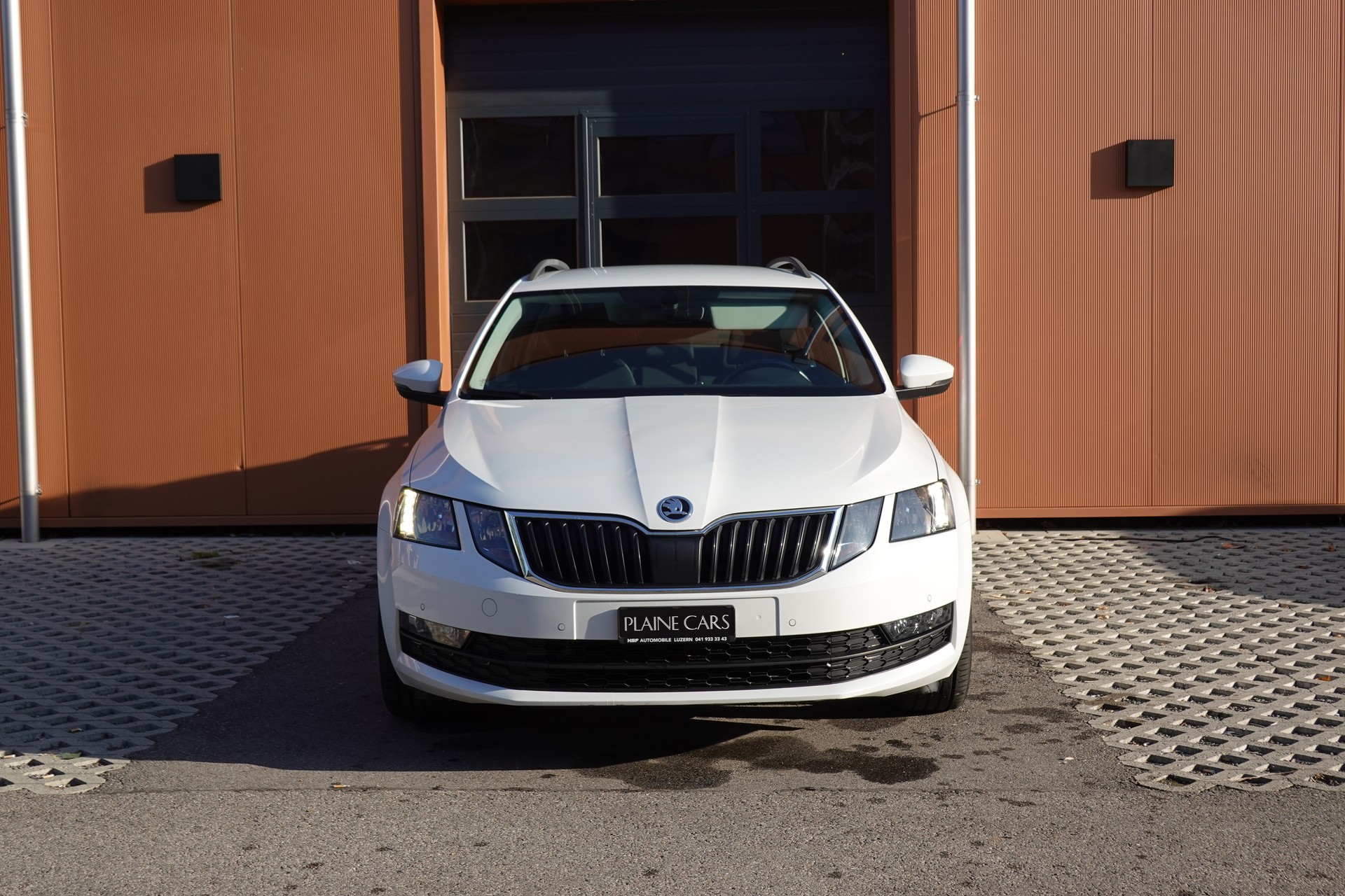 SKODA Octavia 1.5 G-tec Style "* CH Auto * 8 Roues * Capteurs avant/arrière * Tempomat Adaptatif * Clim Auto * Crochet attelage *"-image-1