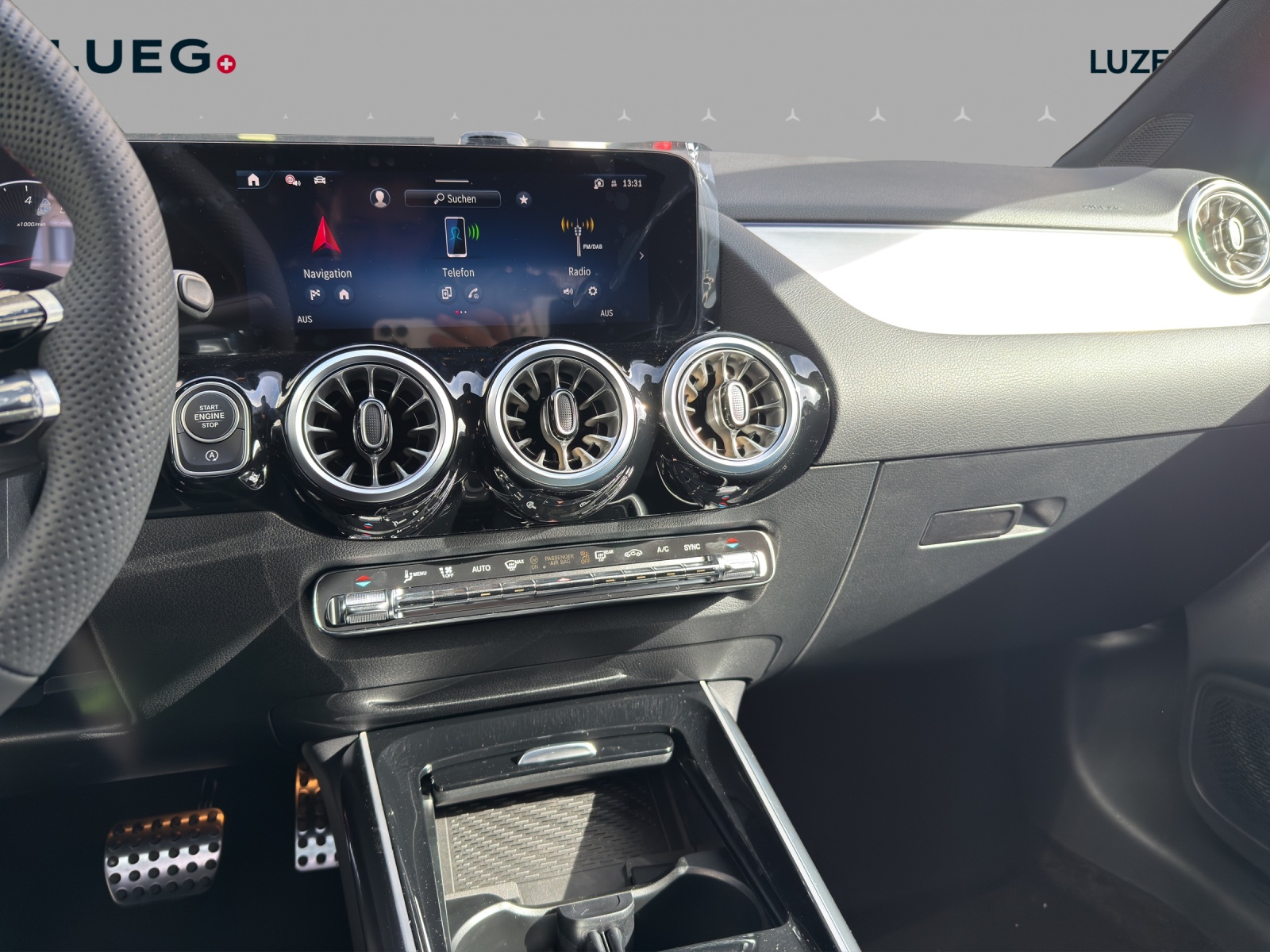 MERCEDES-BENZ GLA 200 Night Star 7G-DCT-image-11