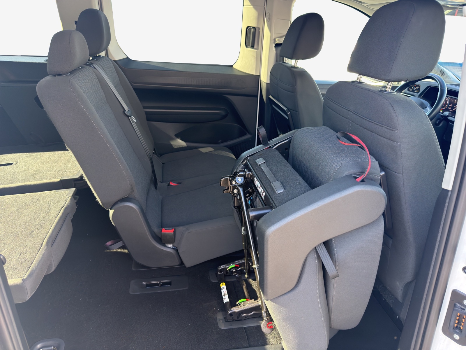 VW Caddy Maxi 1.5 TSI Plug in Hybrid Life DSG-image-14