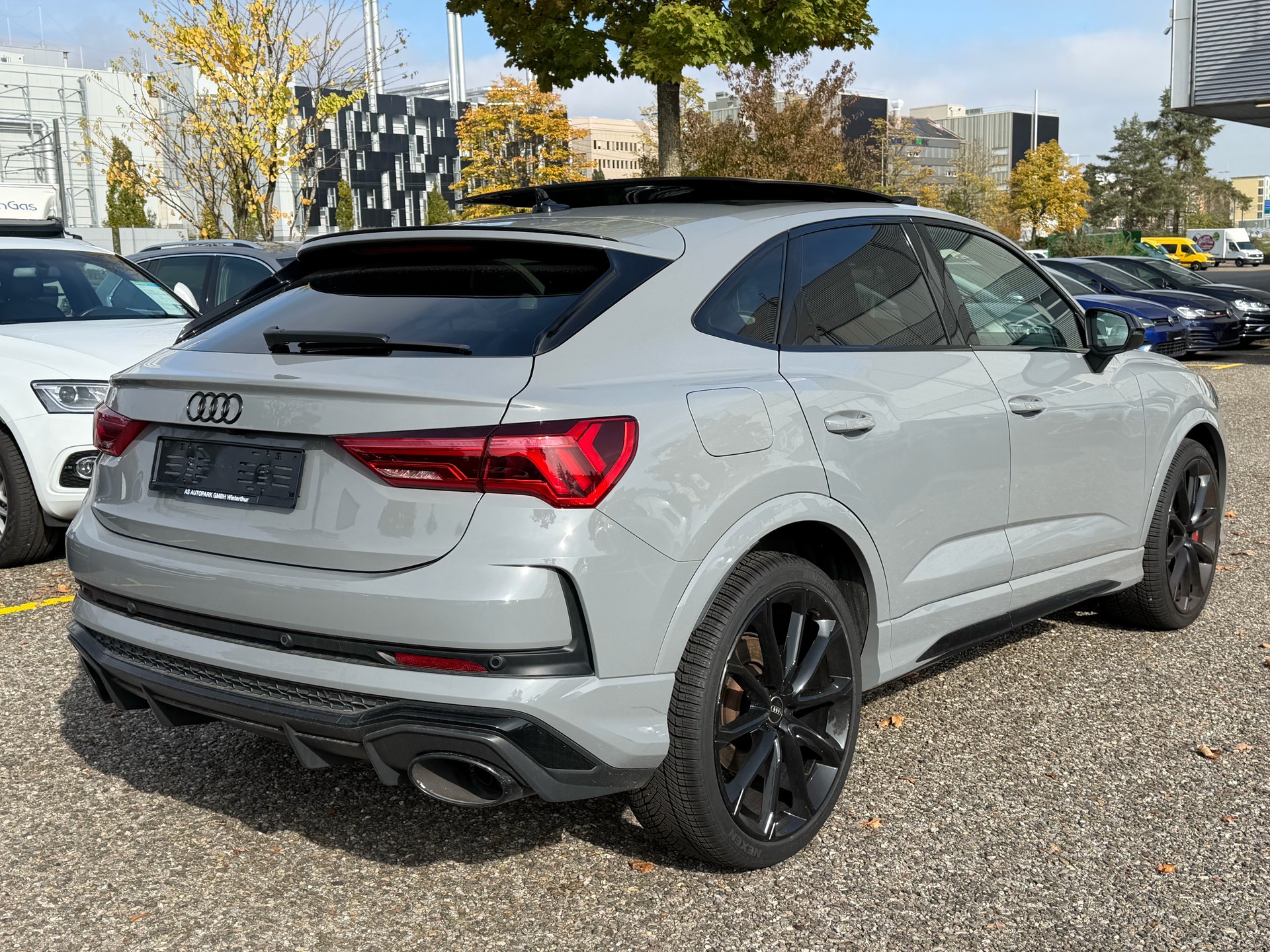 AUDI RS Q3 Sportback quattro S tronic-image-4