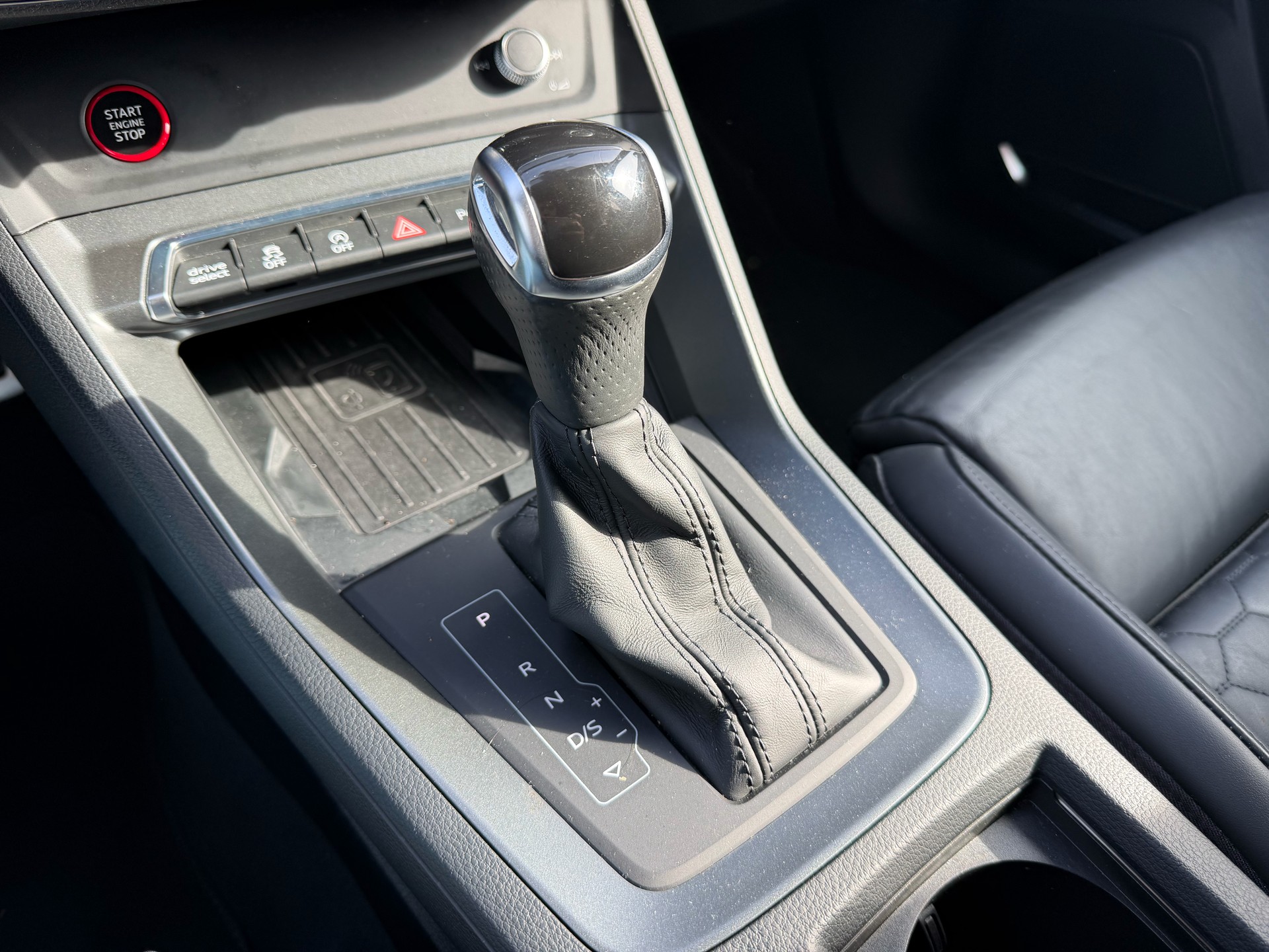 AUDI RS Q3 Sportback quattro S tronic-image-16