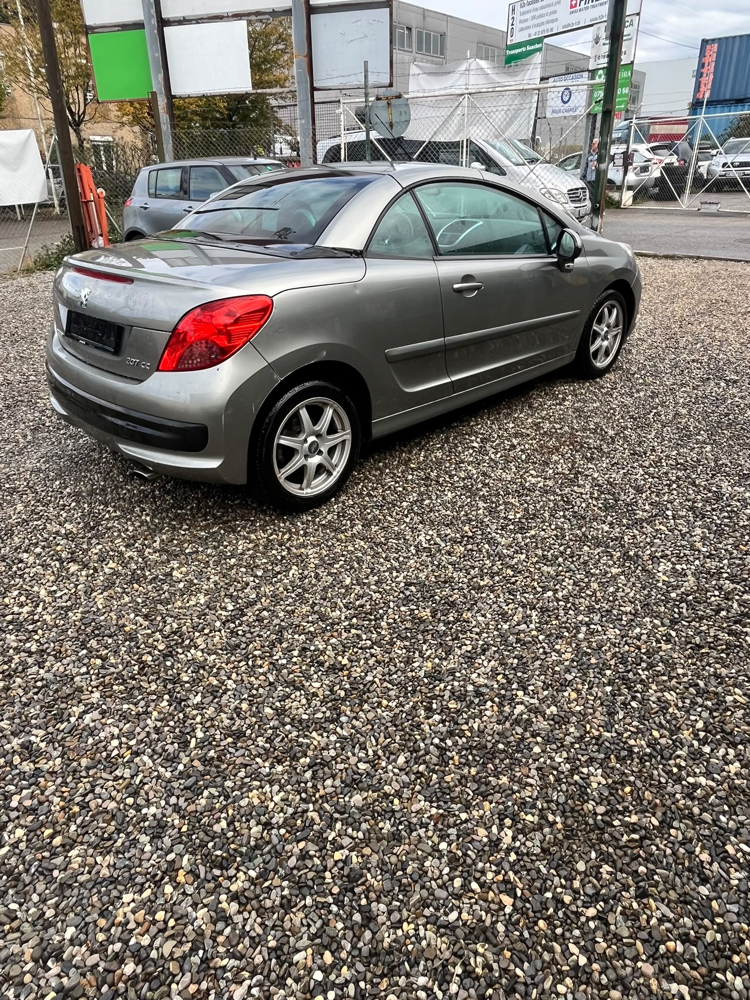 PEUGEOT 207 CC 1.6 16V Turbo Platinium Edition-image-2