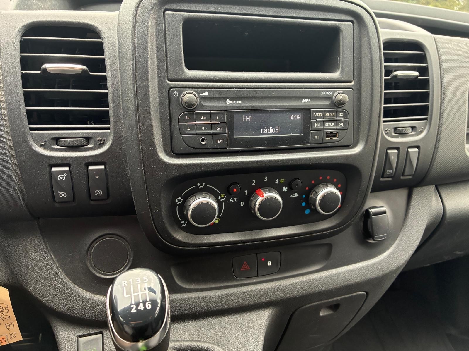 RENAULT Trafic 1.6 ENERGY dCi 95 3.0t Business L1H1-image-10