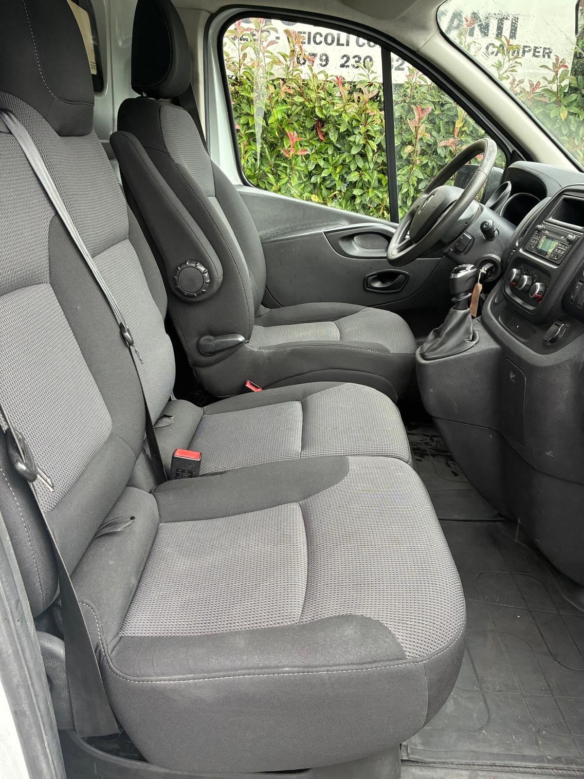 RENAULT Trafic 1.6 ENERGY dCi 95 3.0t Business L1H1-image-9