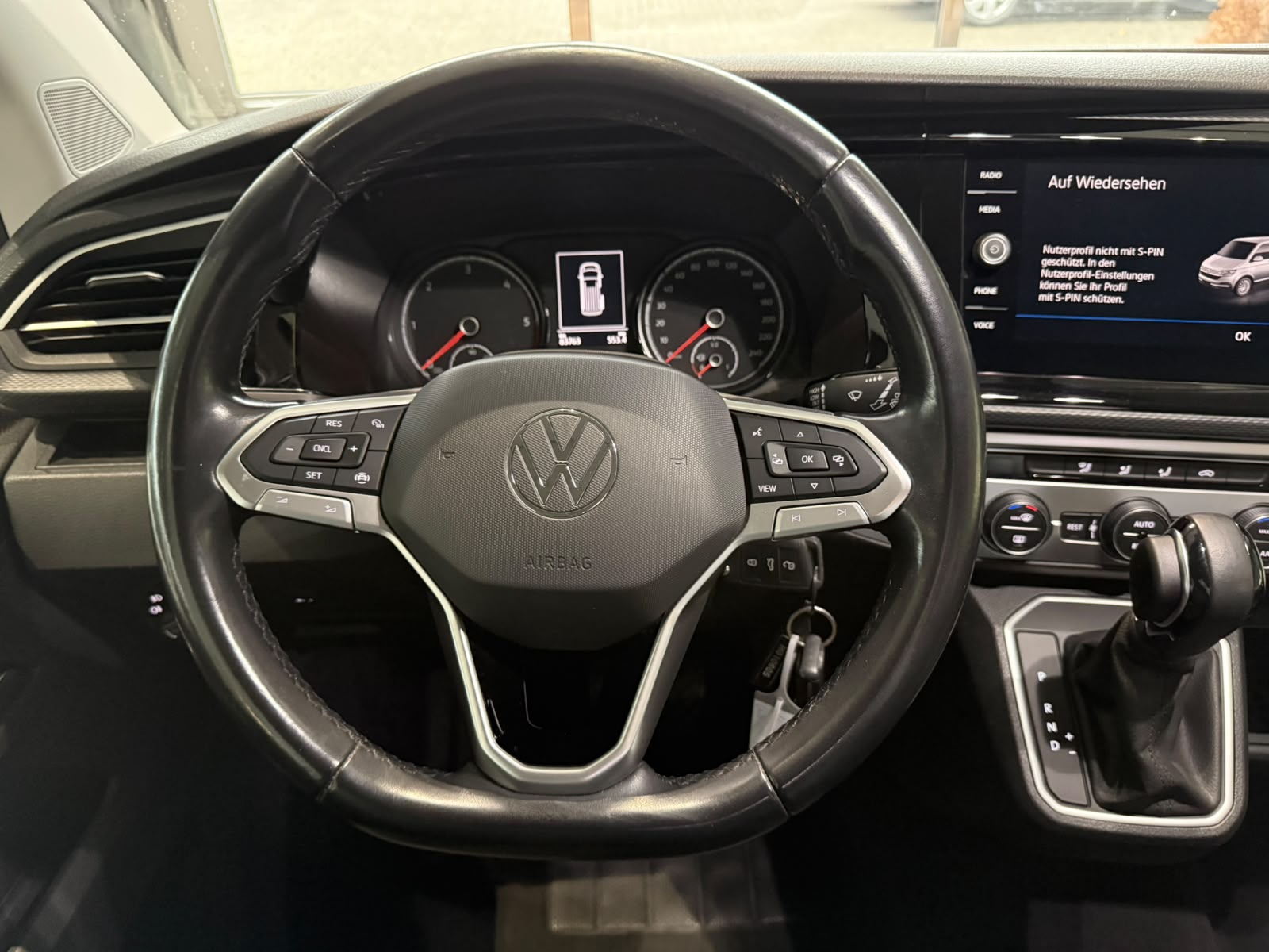 VW T6.1 Multivan 2.0 TDI Trendline Liberty DSG-image-14