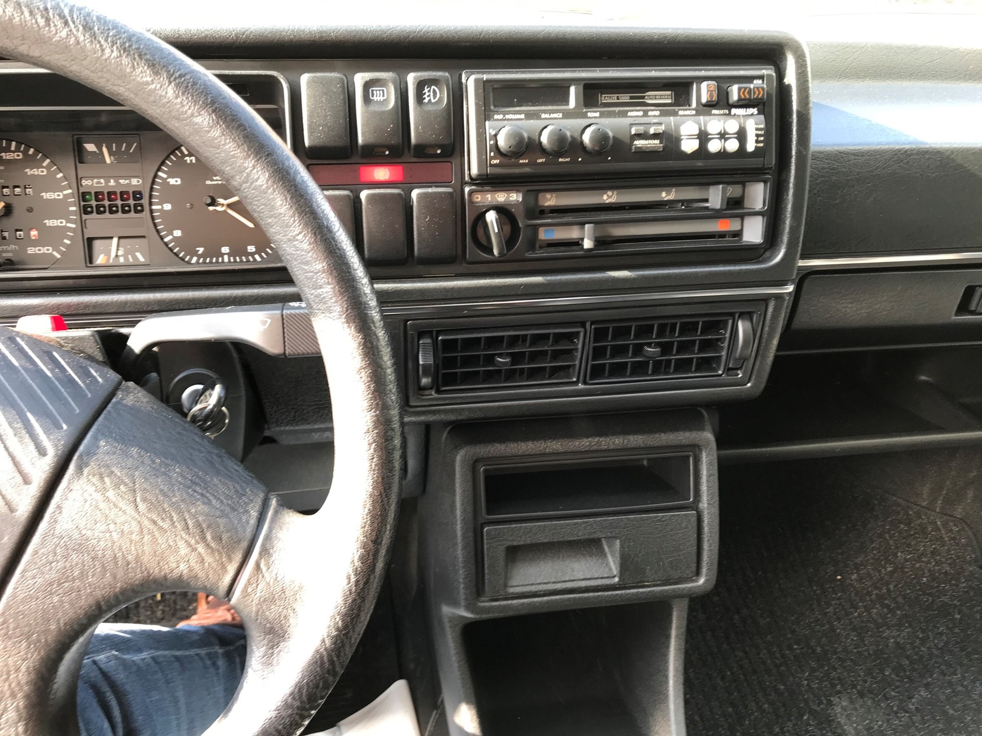 VW Golf 1300 CL Plus Ultra-image-5