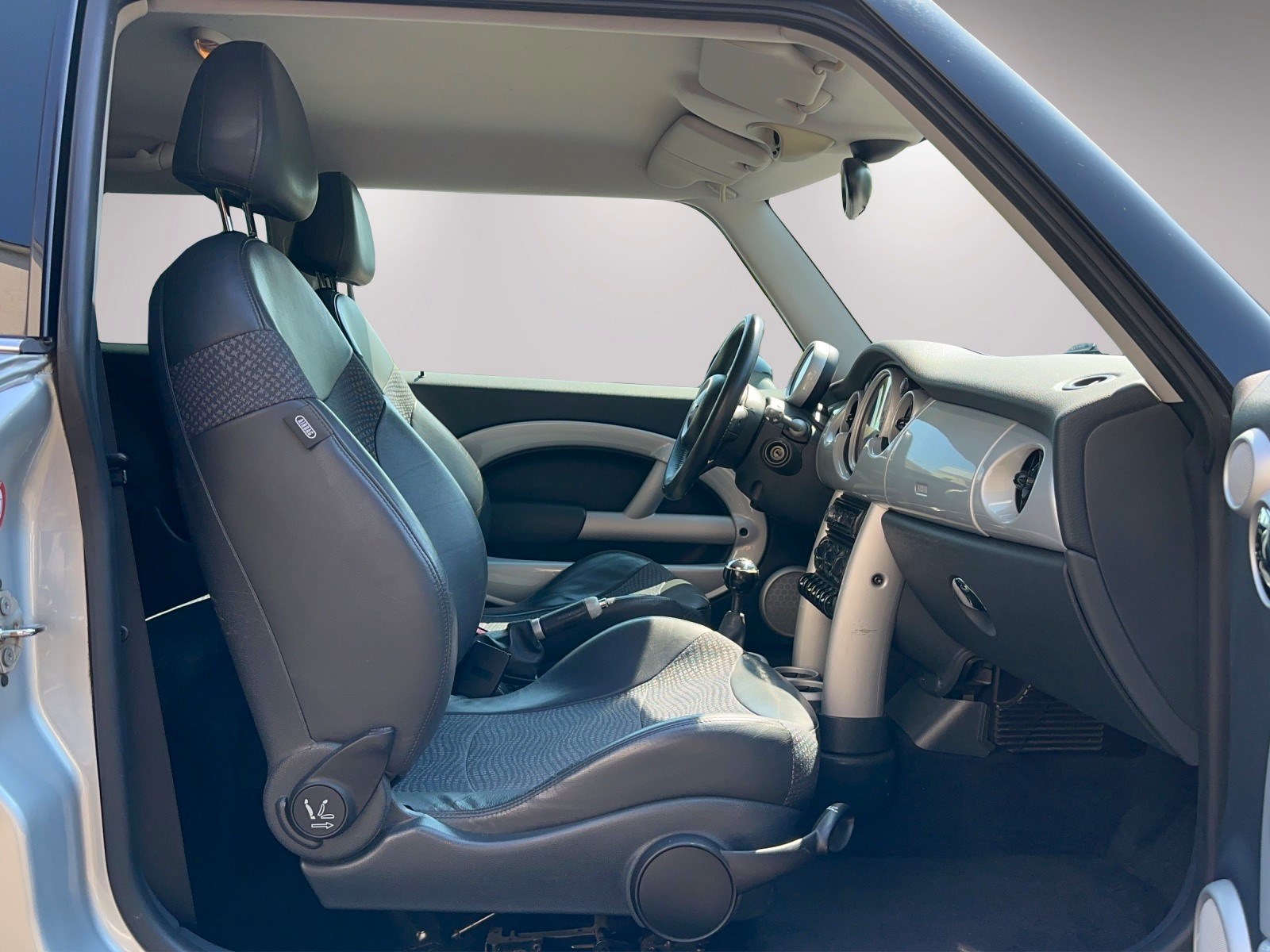 MINI Cooper-image-12