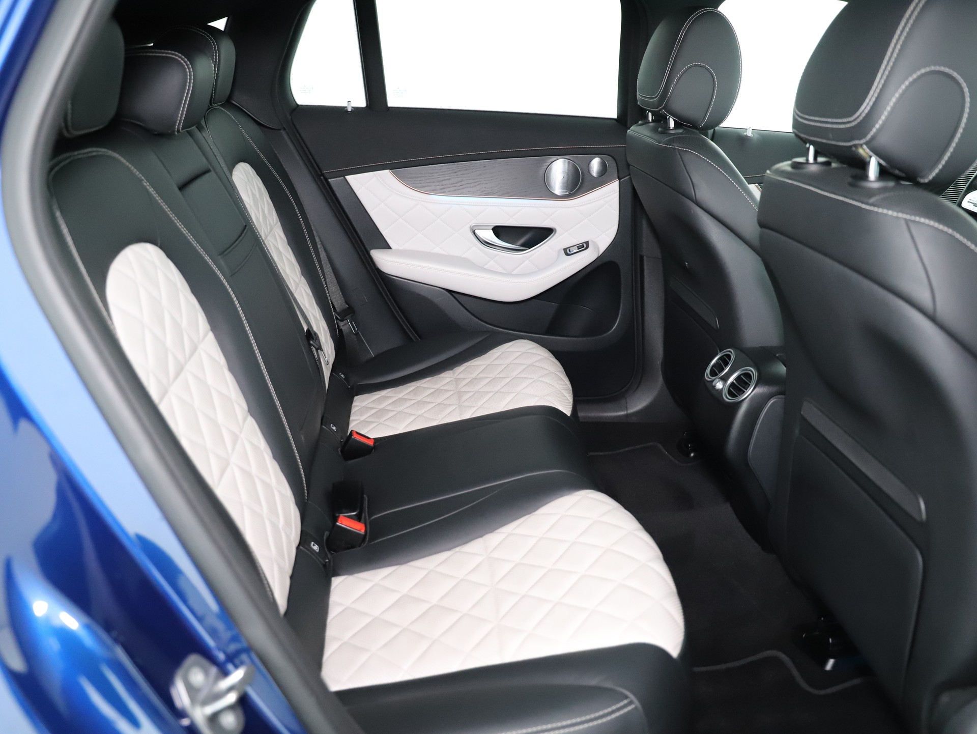 MERCEDES-BENZ EQC 400 AMG Line 4Matic-image-11