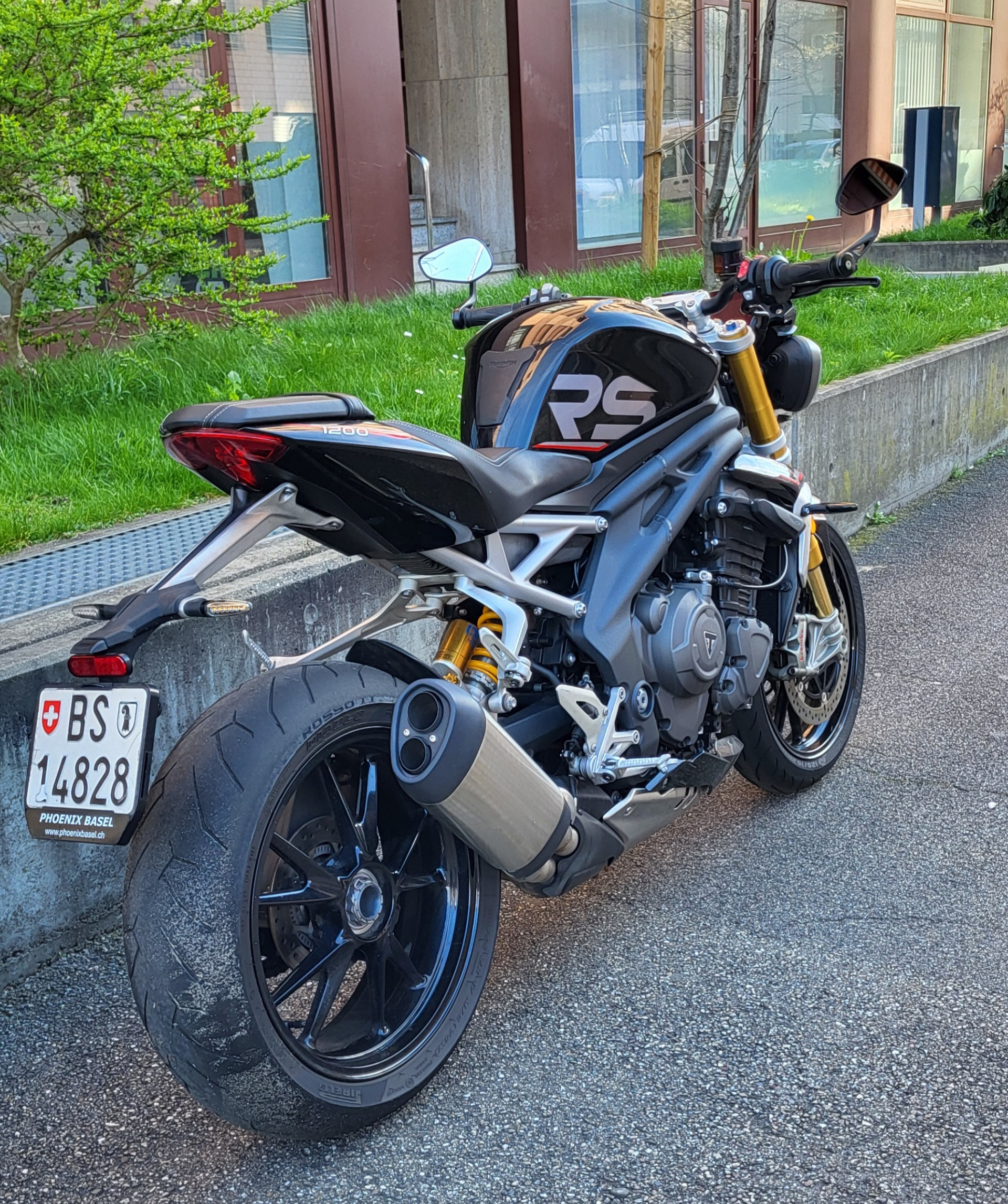 TRIUMPH Speed Triple 1200 RS-showroom-element-2