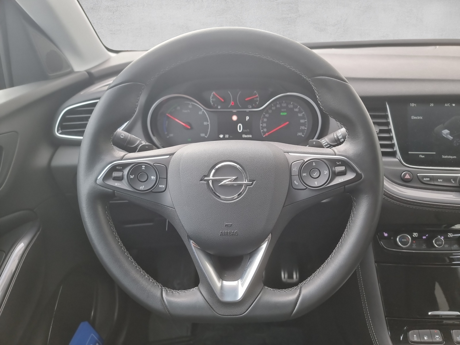 OPEL Grandland X 1.6 Hybrid4 Ultimate Automatik-image-6
