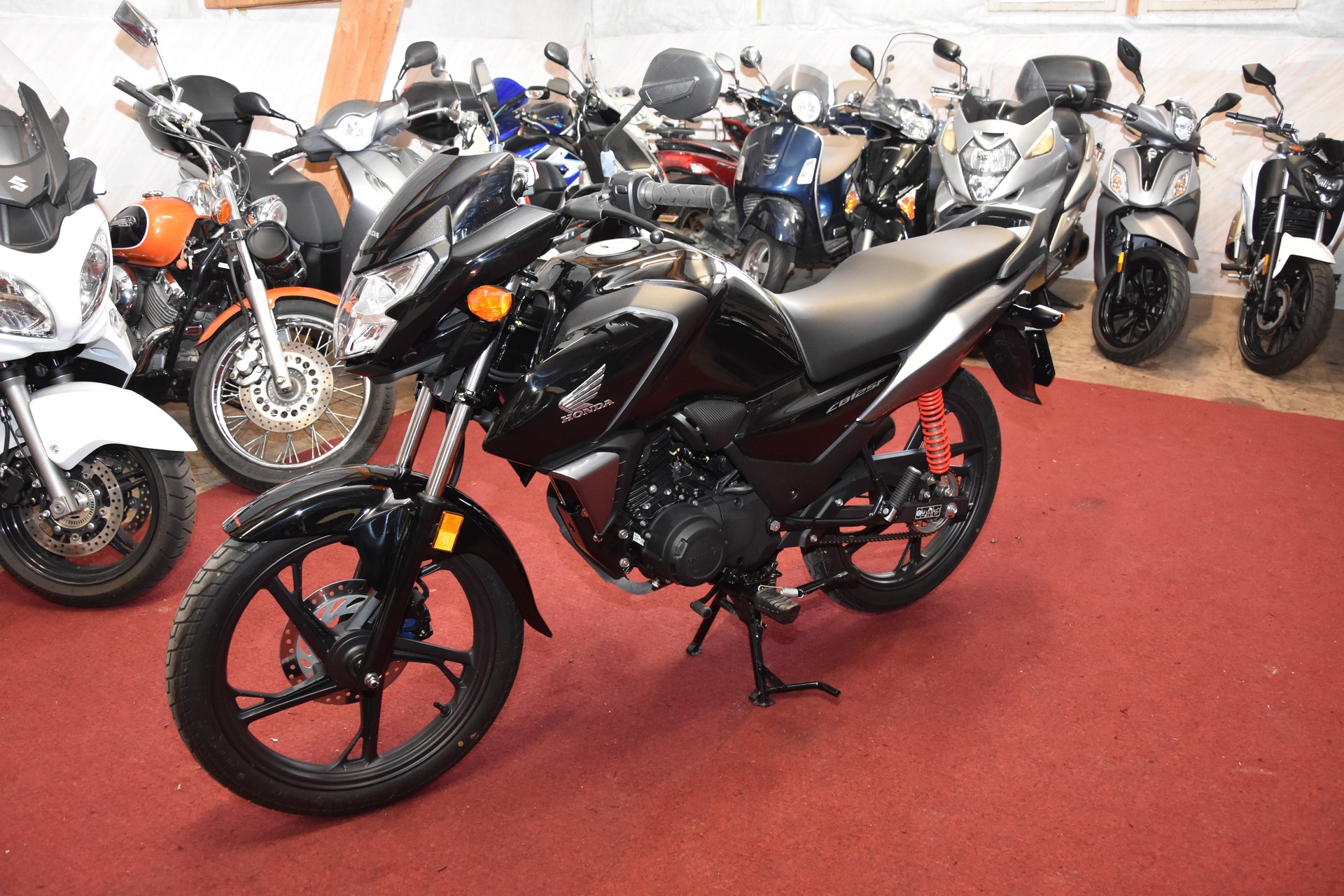 HONDA CBF 125 M-image-1