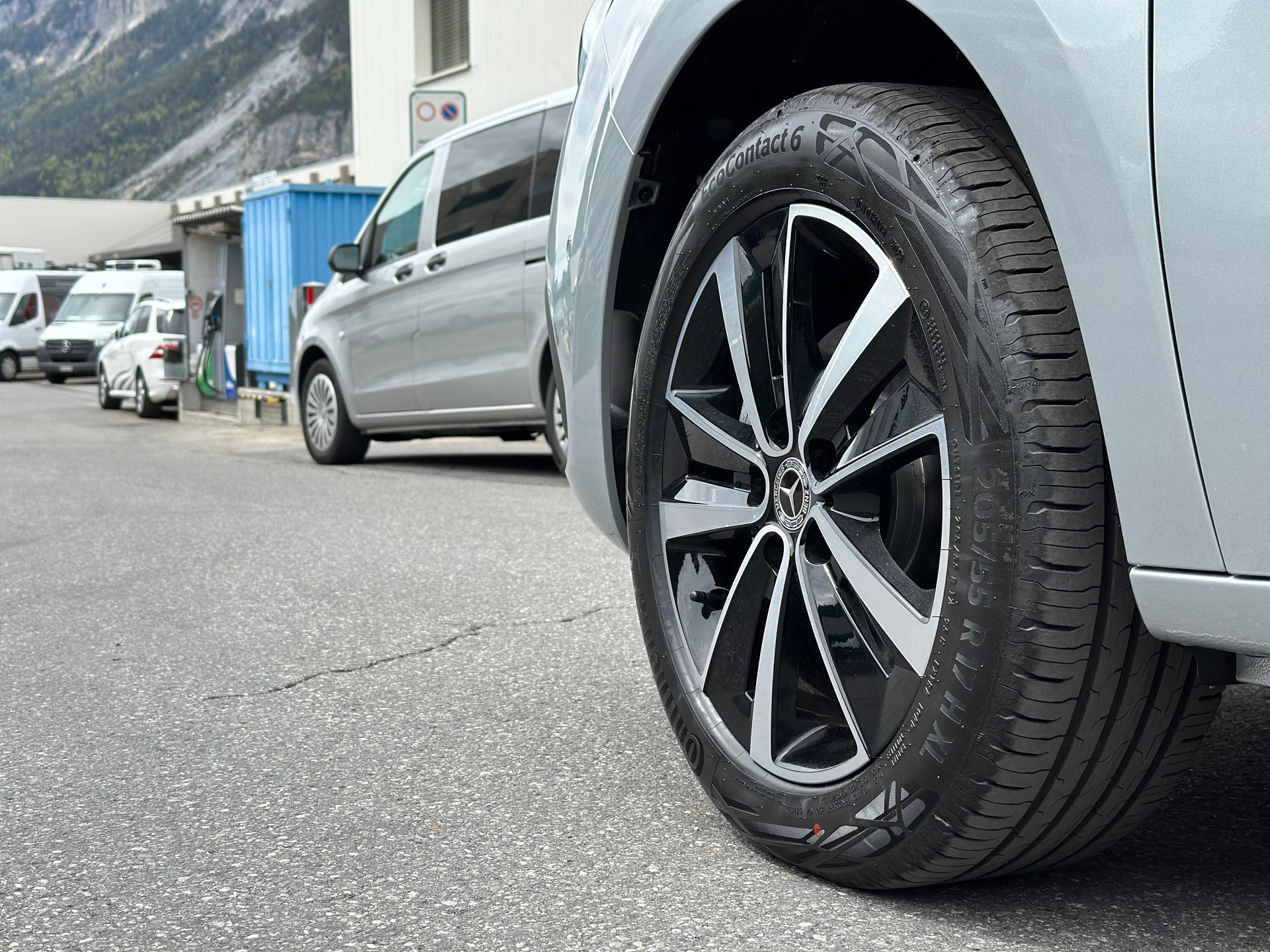 MERCEDES-BENZ EQT 200 Standard S 4x2-image-4