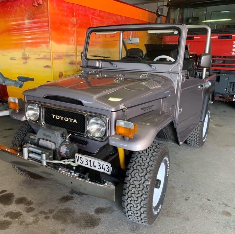 TOYOTA LAND CRUISER FJ 40-image-6