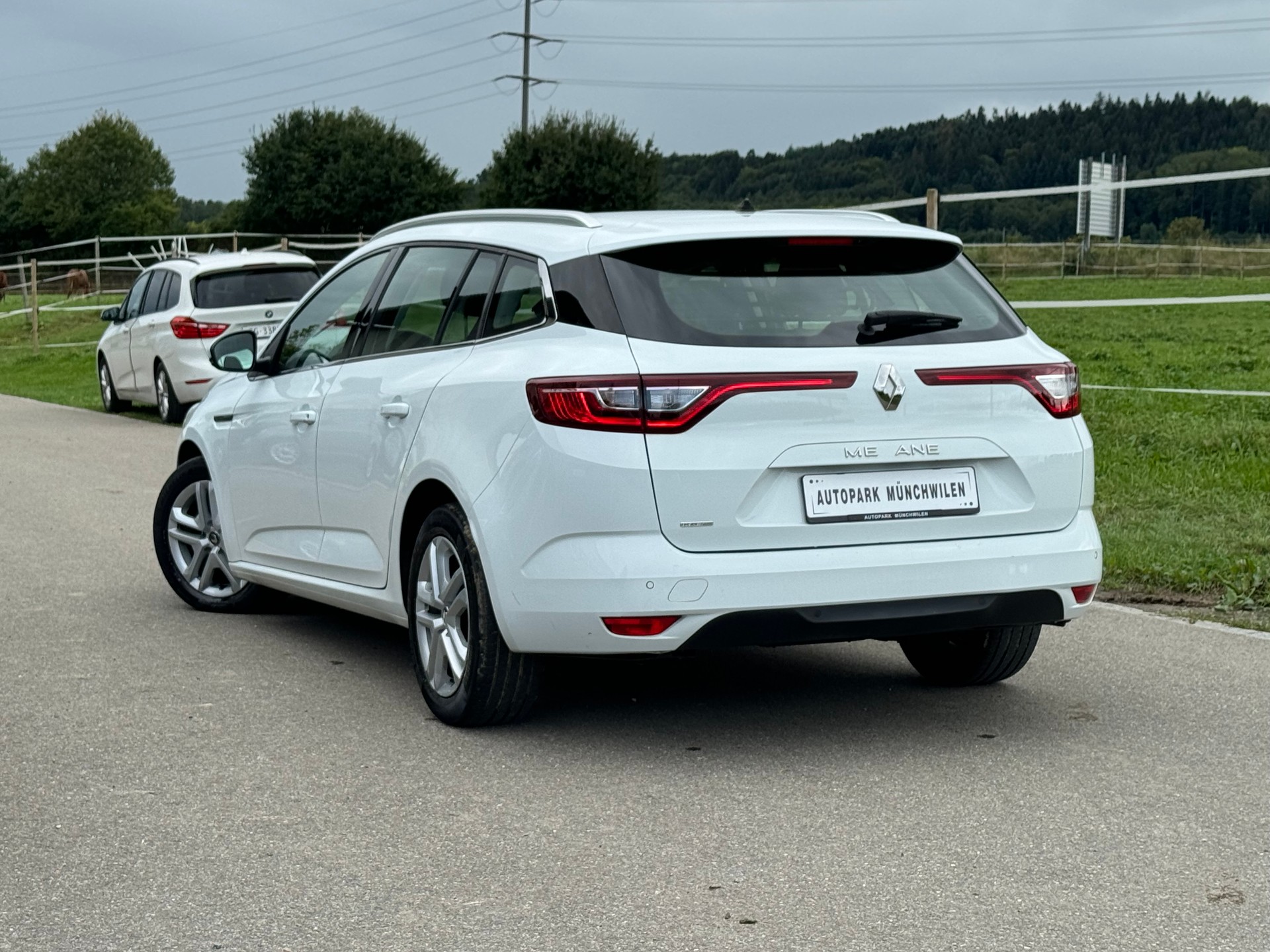 RENAULT Mégane Grandtour 1.5 dCi Business EDC-image-3