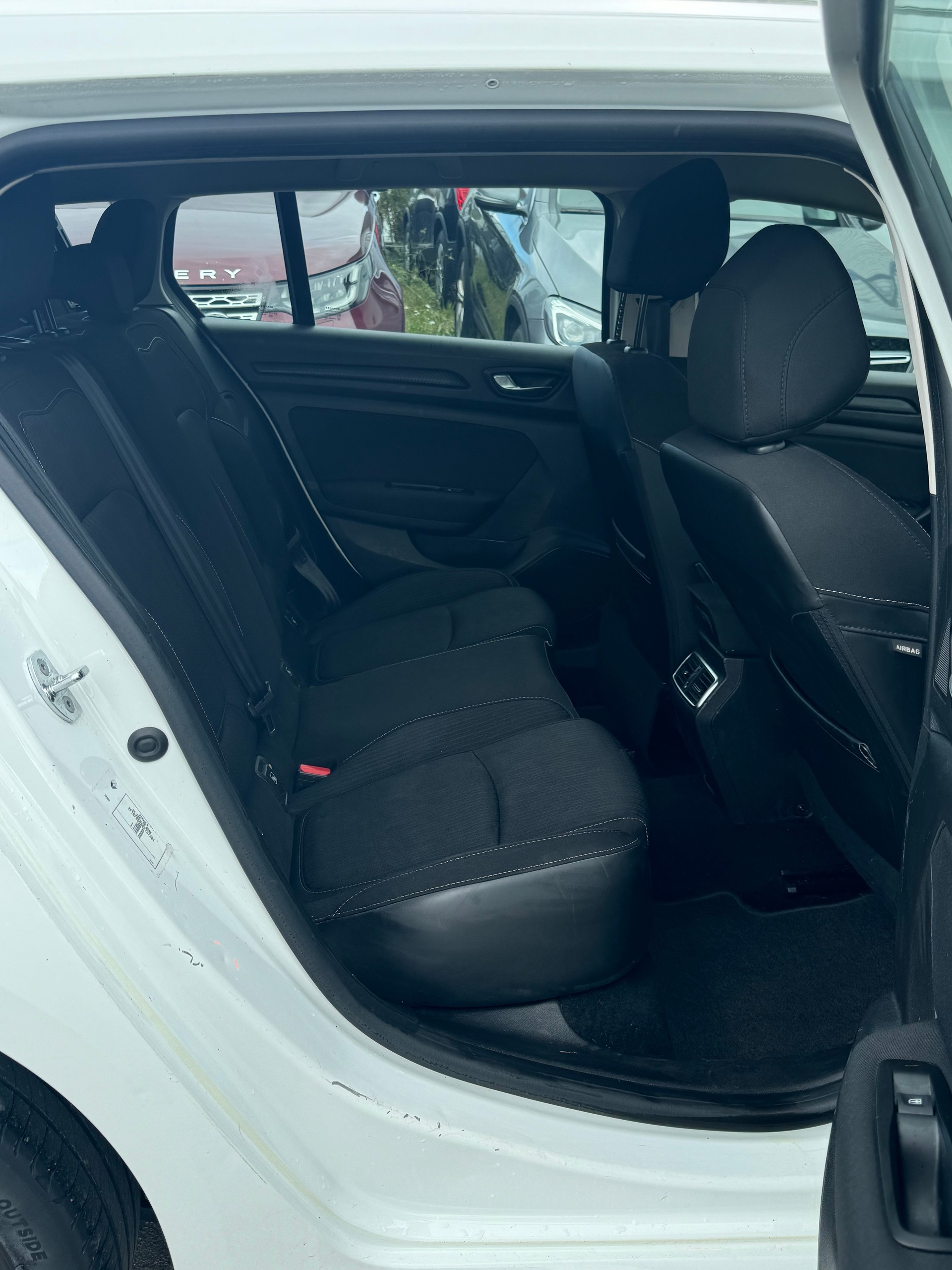 RENAULT Mégane Grandtour 1.5 dCi Business EDC-image-9