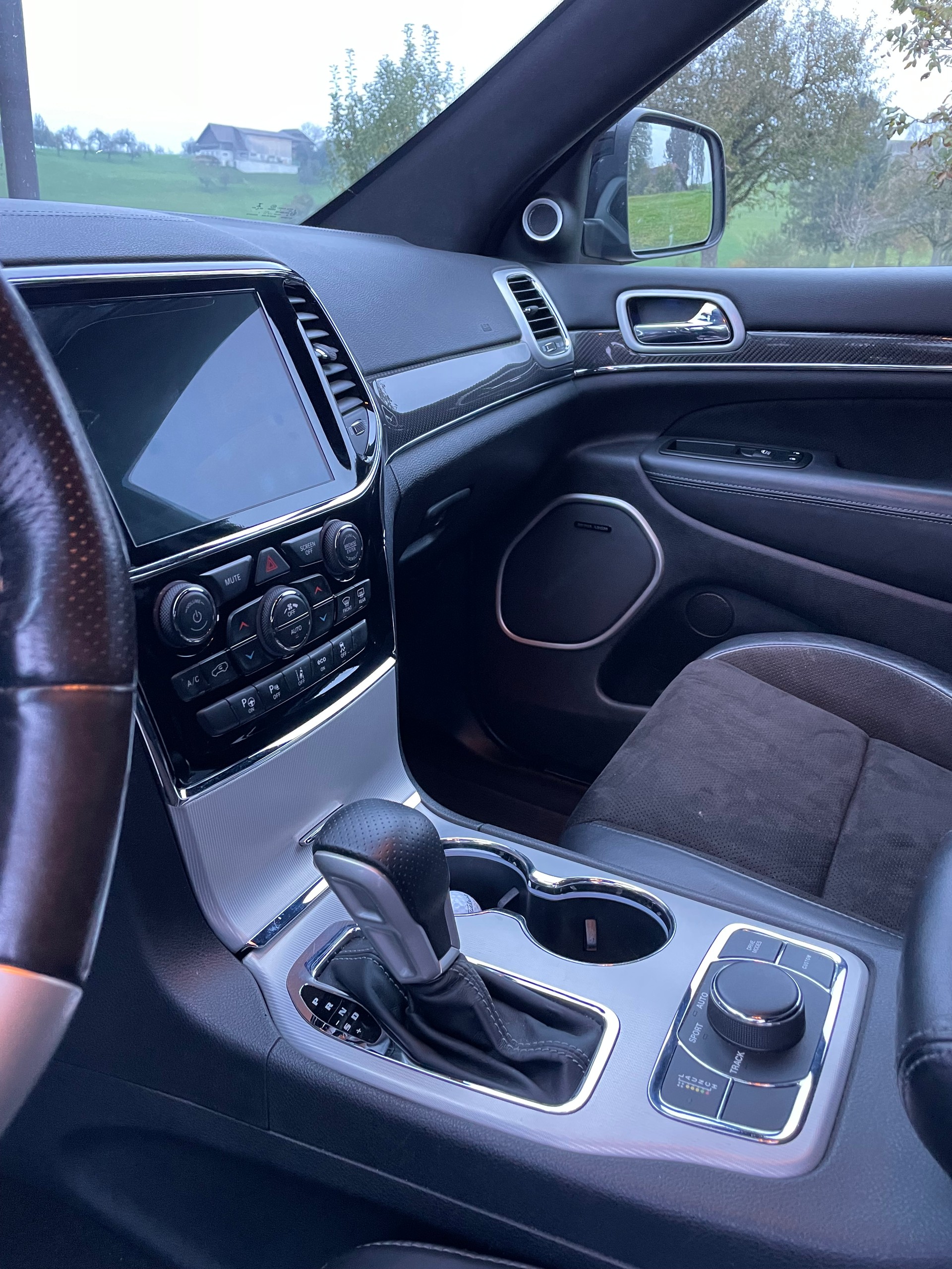 JEEP SRT-image-5