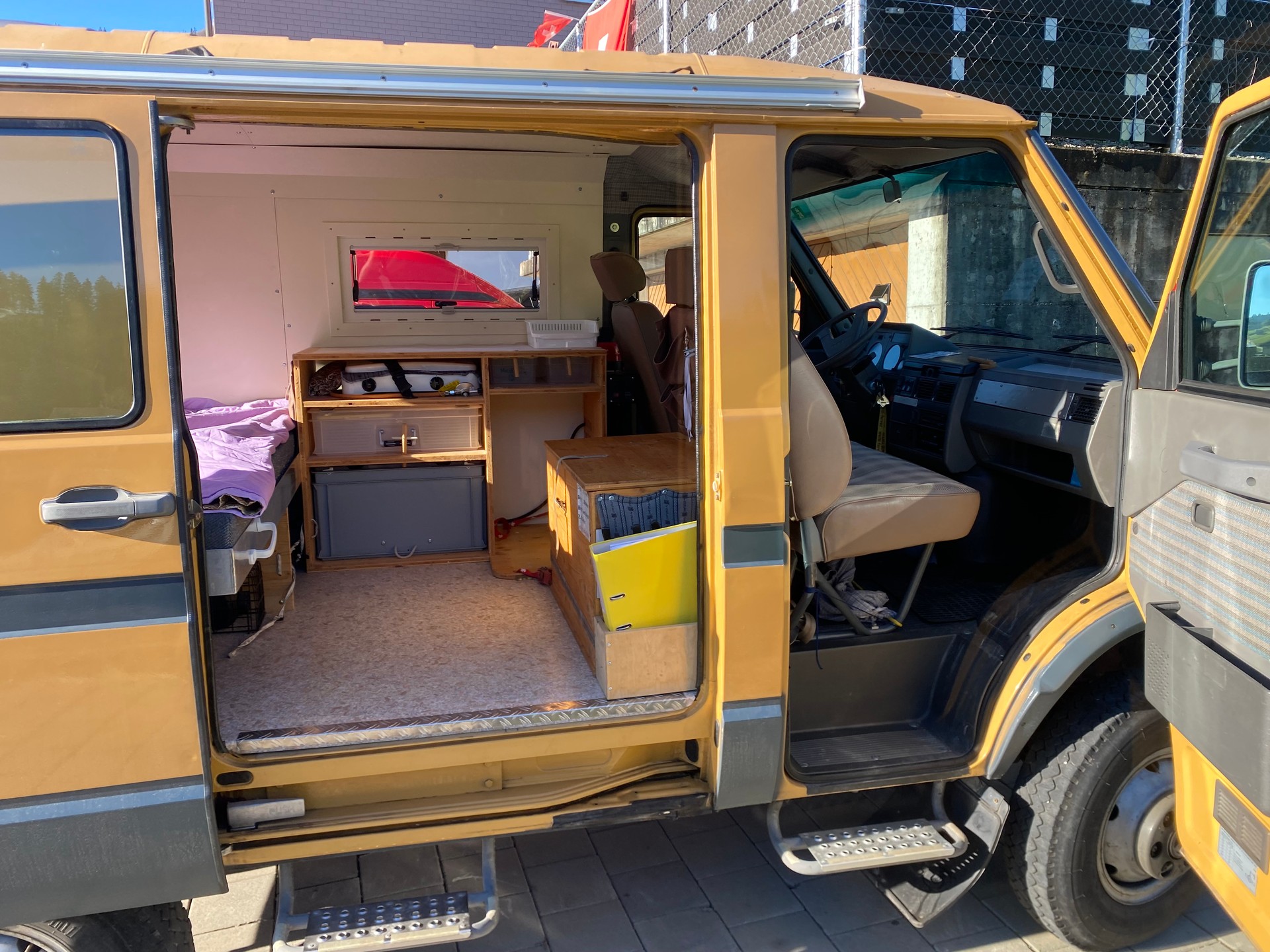 IVECO 4x4 Camper-image-13