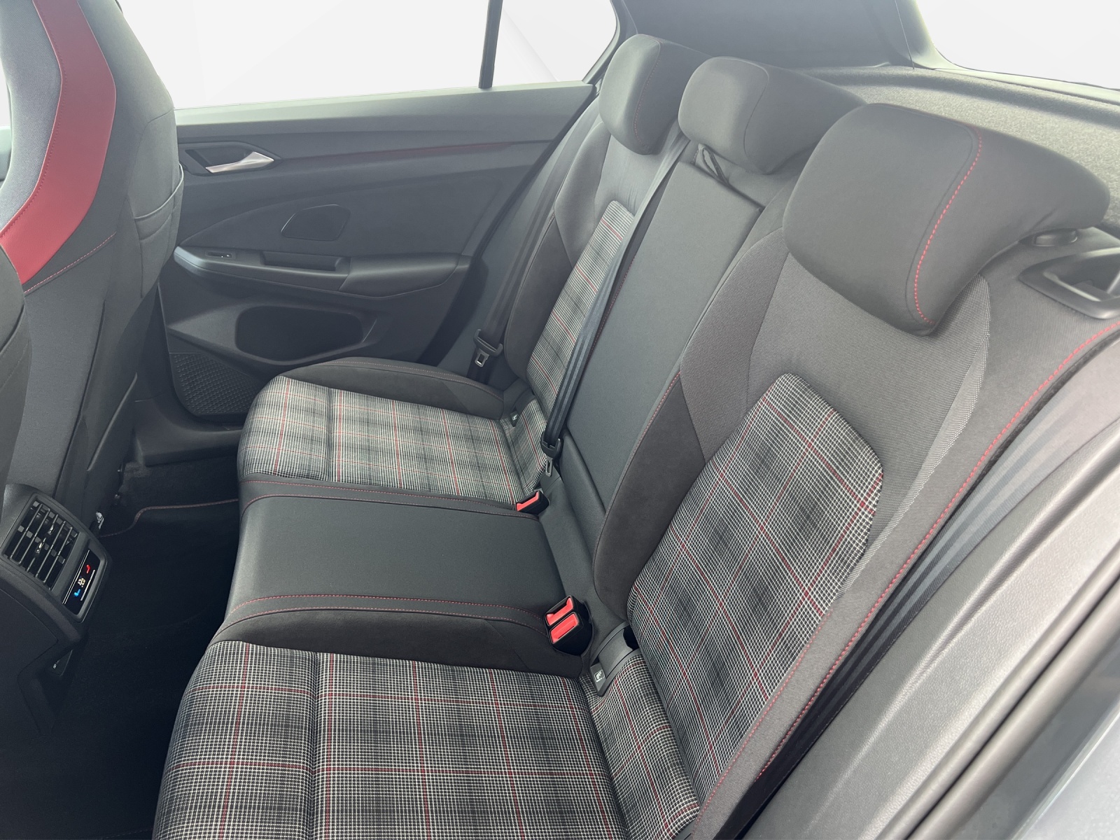 VW Golf 2.0 TSI GTI DSG-image-10