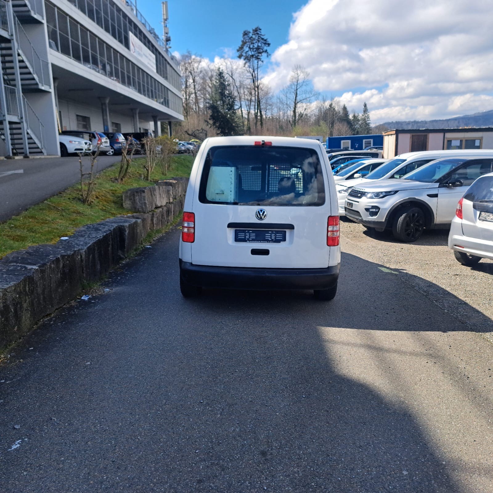 VW Caddy 1.2TSI Entry-image-3
