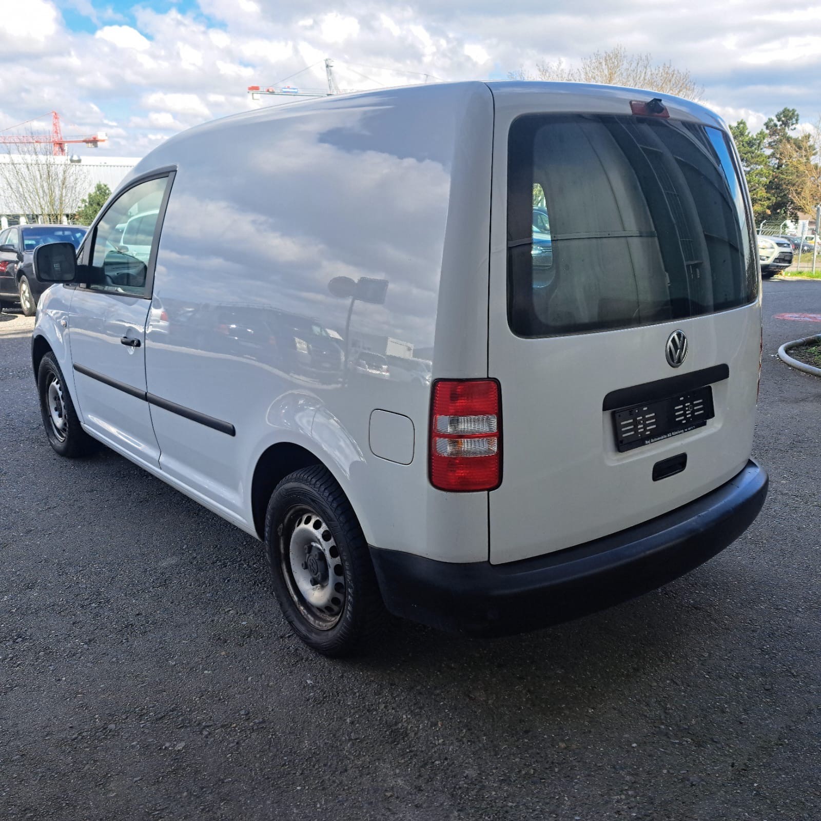 VW Caddy 1.2TSI Entry-image-8
