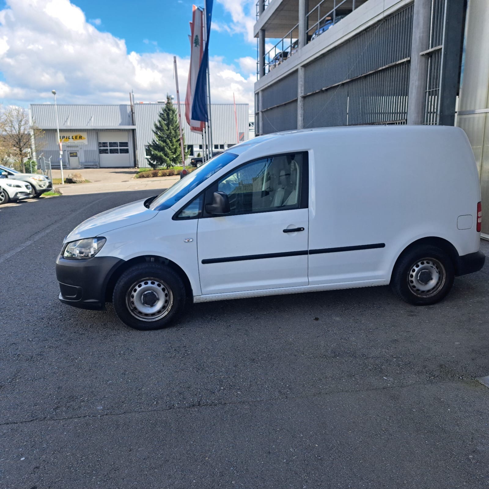 VW Caddy 1.2TSI Entry-image-5