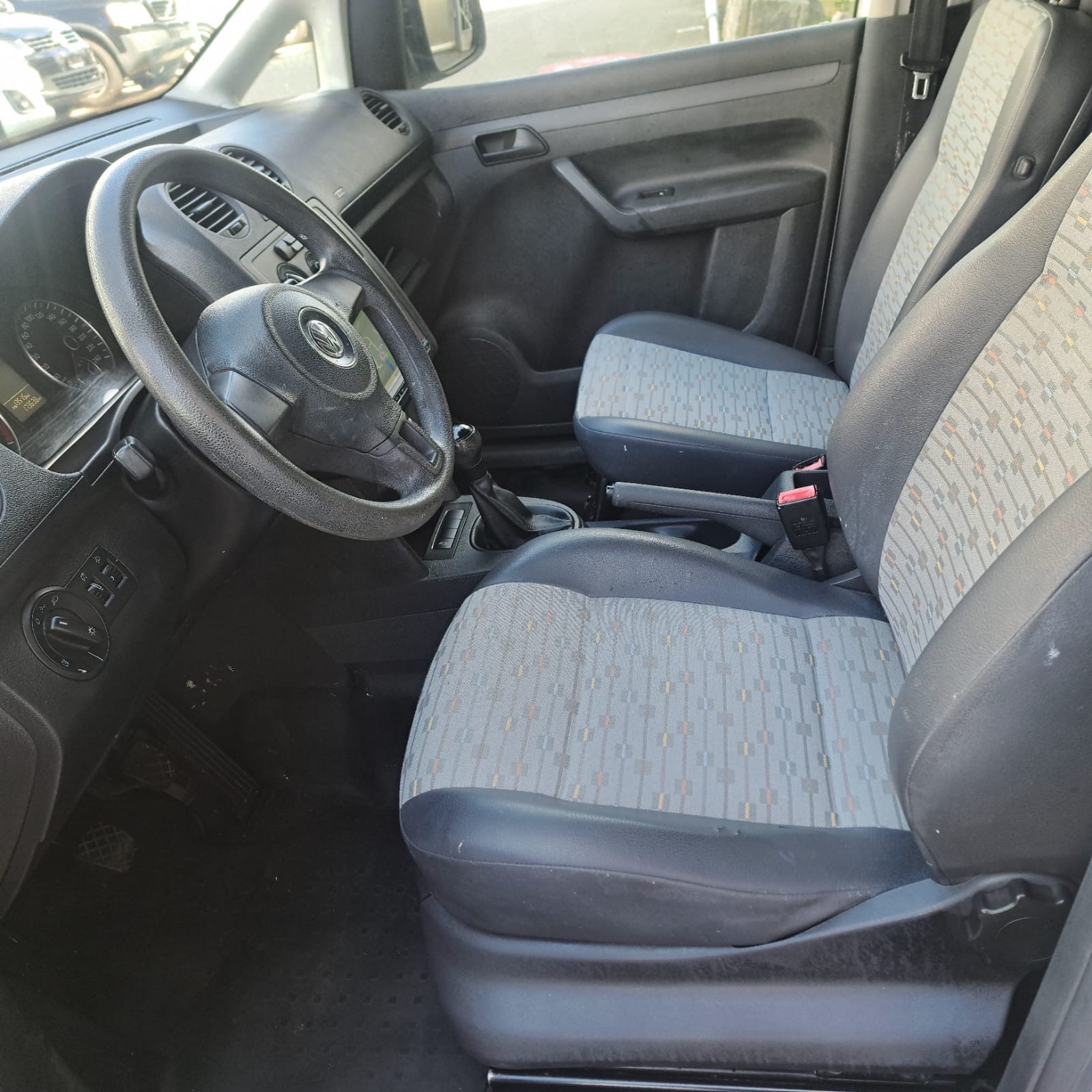 VW Caddy 1.2TSI Entry-image-11
