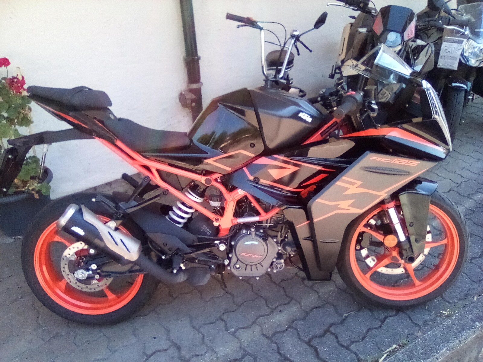 KTM RC 125 ABS-image-4