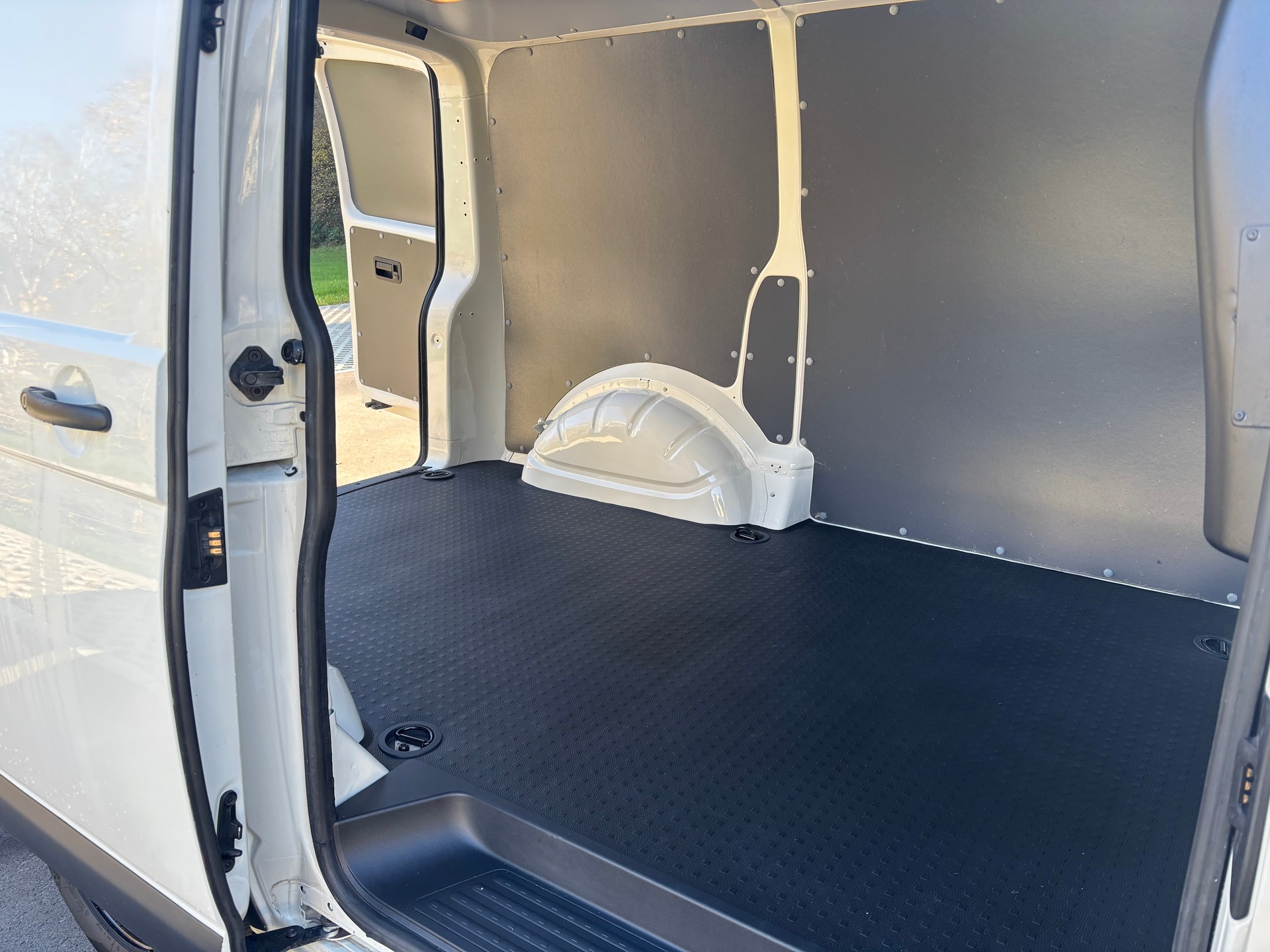 VW T5 2.5 TDI PD 4MOTION-image-23