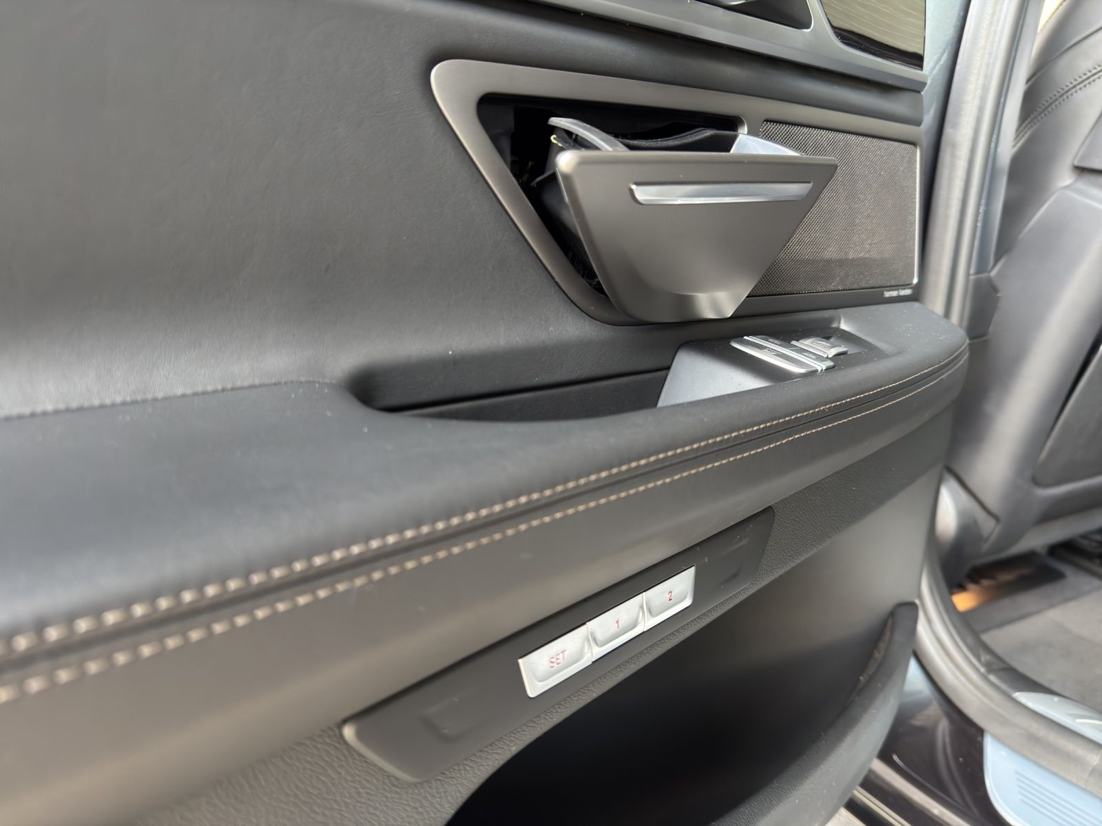 BMW 740 d xDrive Steptronic-image-19