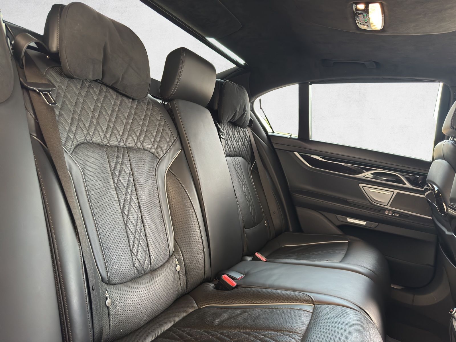 BMW 740 d xDrive Steptronic-image-17