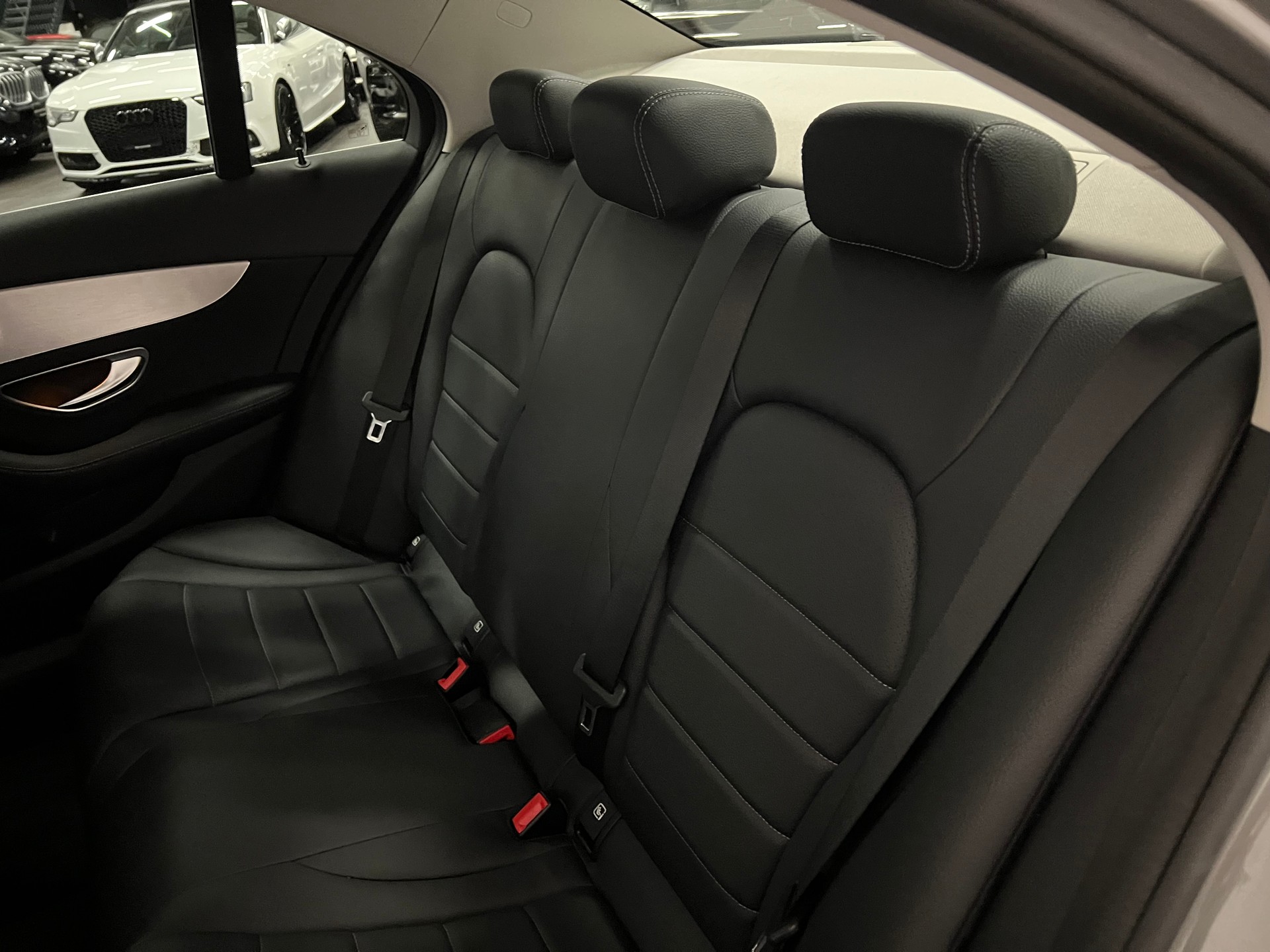 MERCEDES-BENZ C 180 Avantgarde 7G-Tronic-image-25