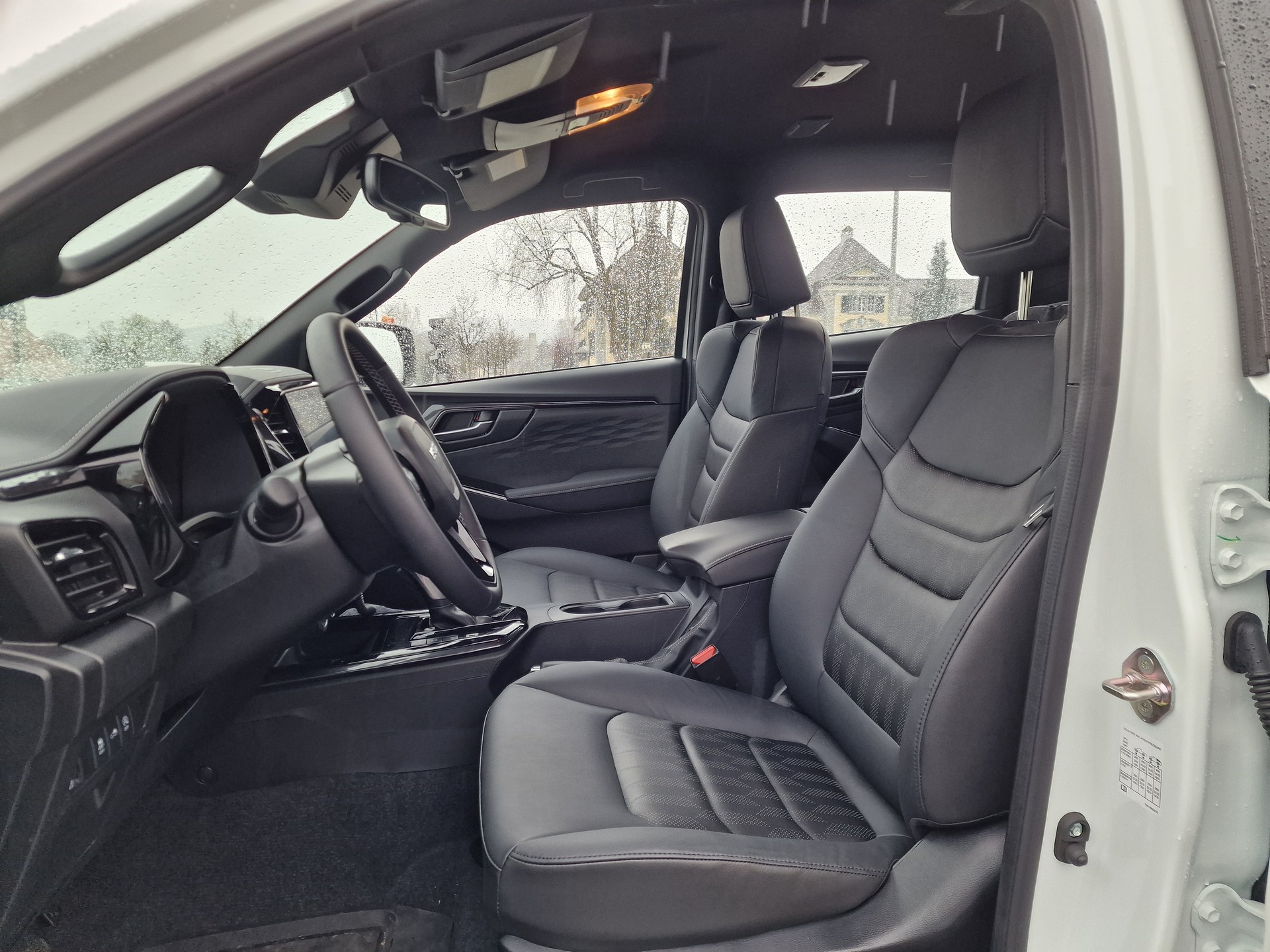 ISUZU D-MAX 1.9 CrewCab N60 Nitro Sport 4x4-image-12
